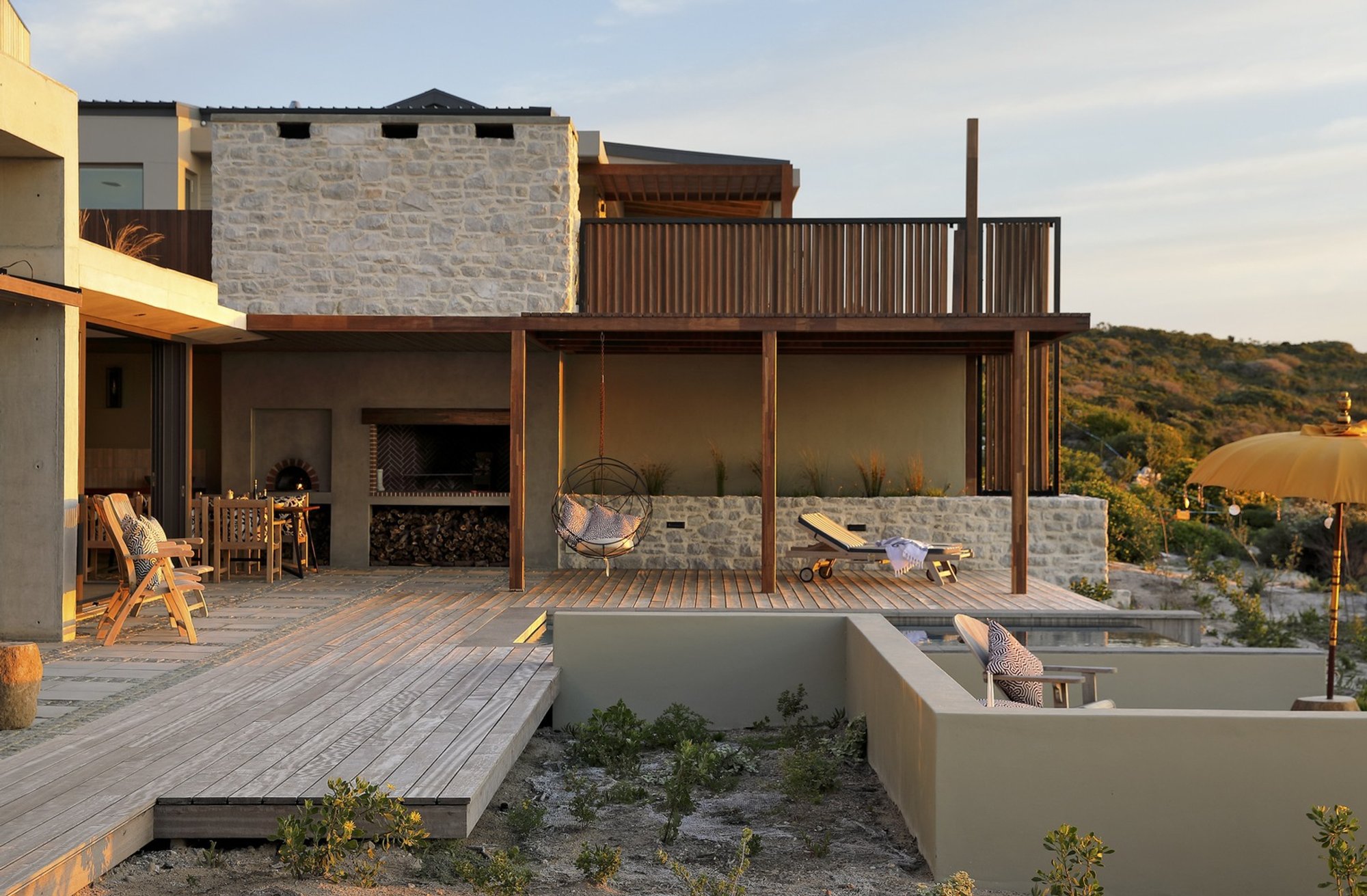 Neo Architects Fragments a Coastal Home into the Fynbos Landscape of South Africa
