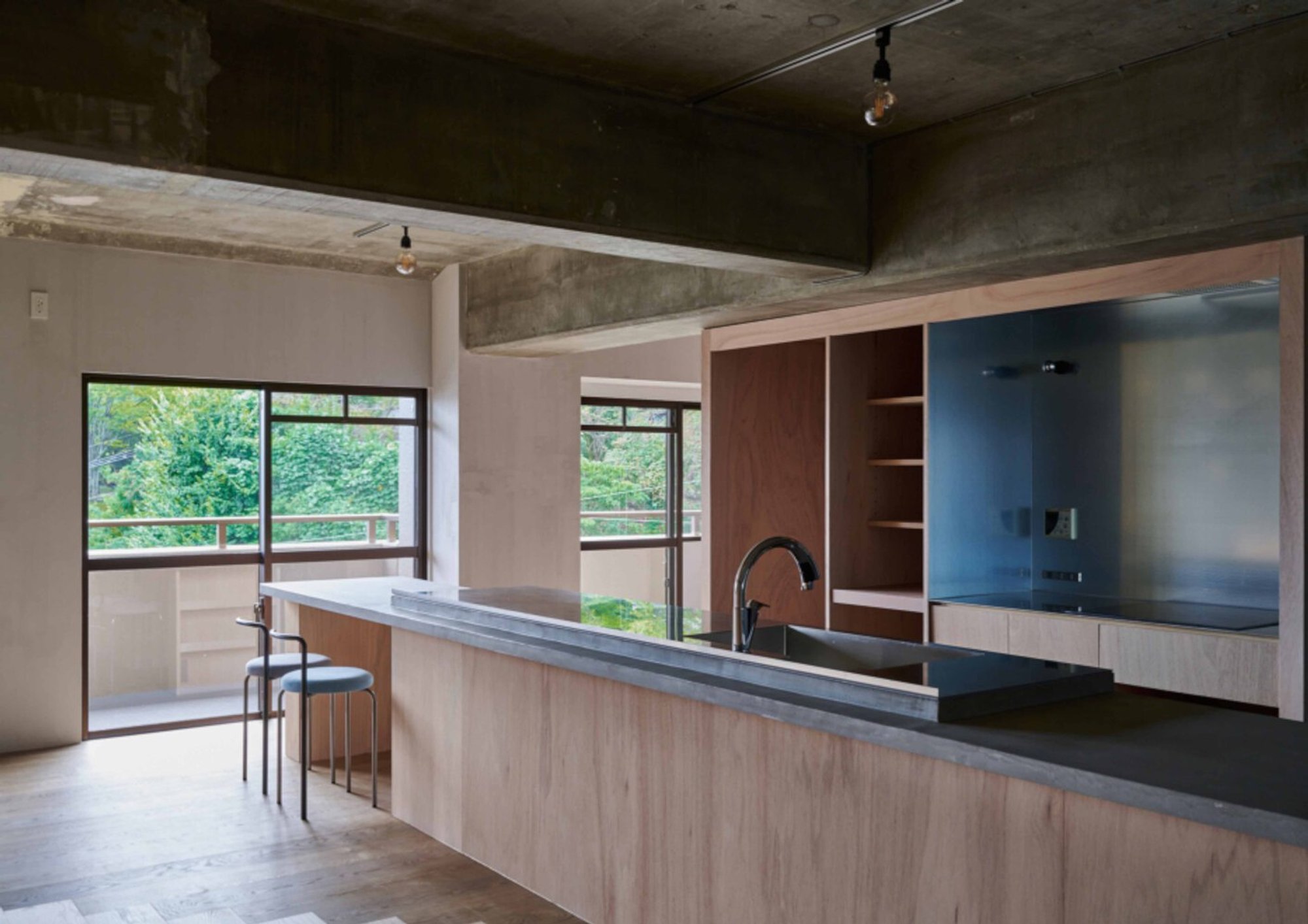 OHArchitecture Rethinks Family Living in an 89-Square-Meter Apartment Facing a Japanese Park