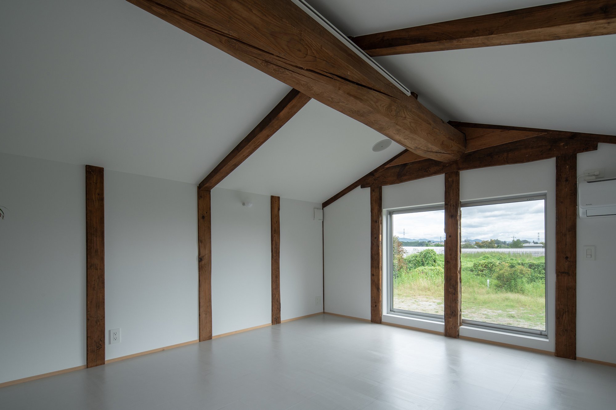 Negishi Kenchiku Studio Converts a Rural Storehouse at the Foot of Mount Akagi into an Office