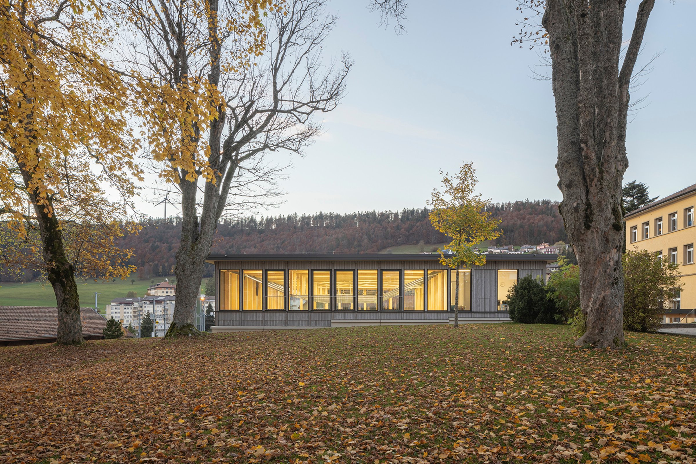 Sustainable Gymnasium Architecture: The Sainte-Croix Gymnasium Design