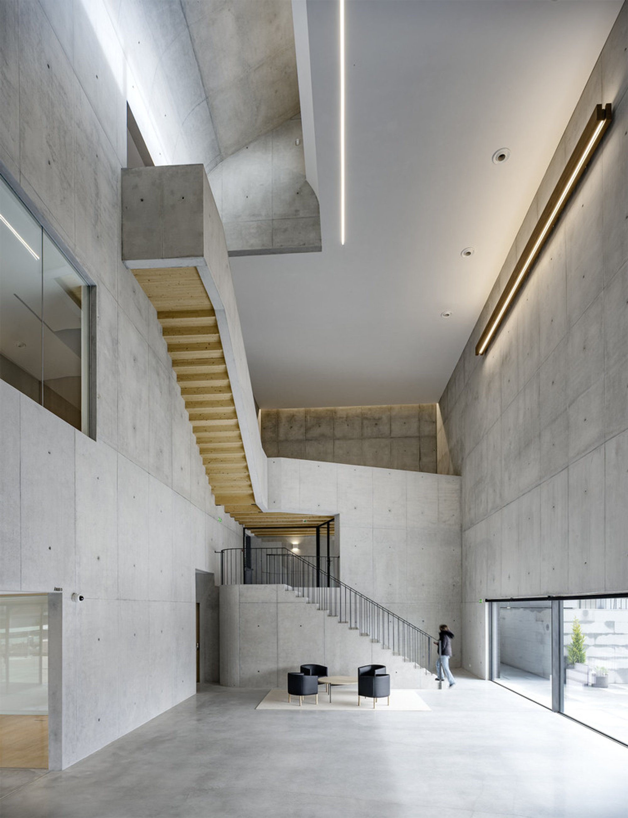 NOARQ Converts a Portuguese Grain Factory into Trofa's First Municipal Building