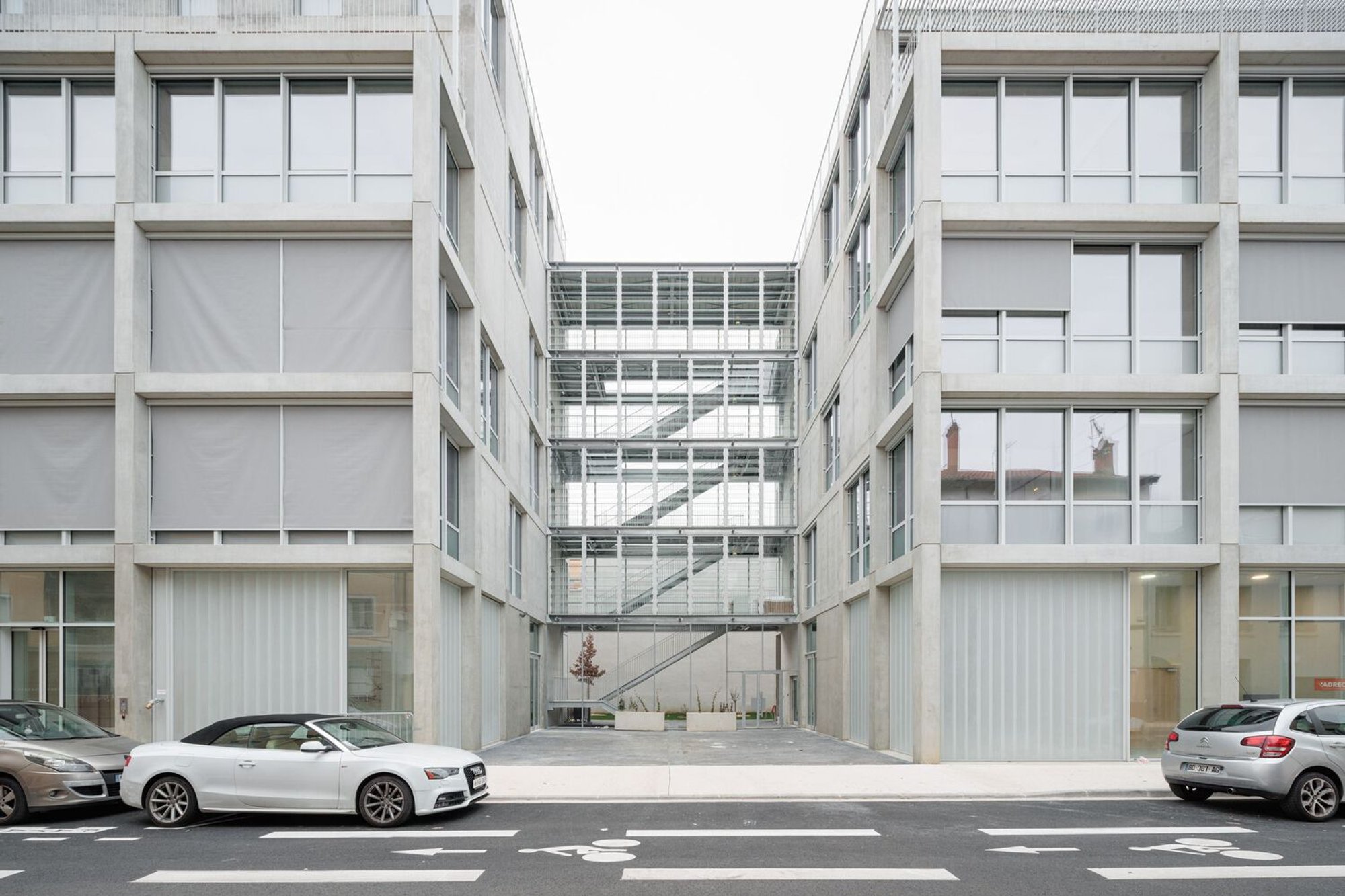TRIPTYQUE Revives Villeurbanne's Industrial Logic with a Three-Volume Productive City Block