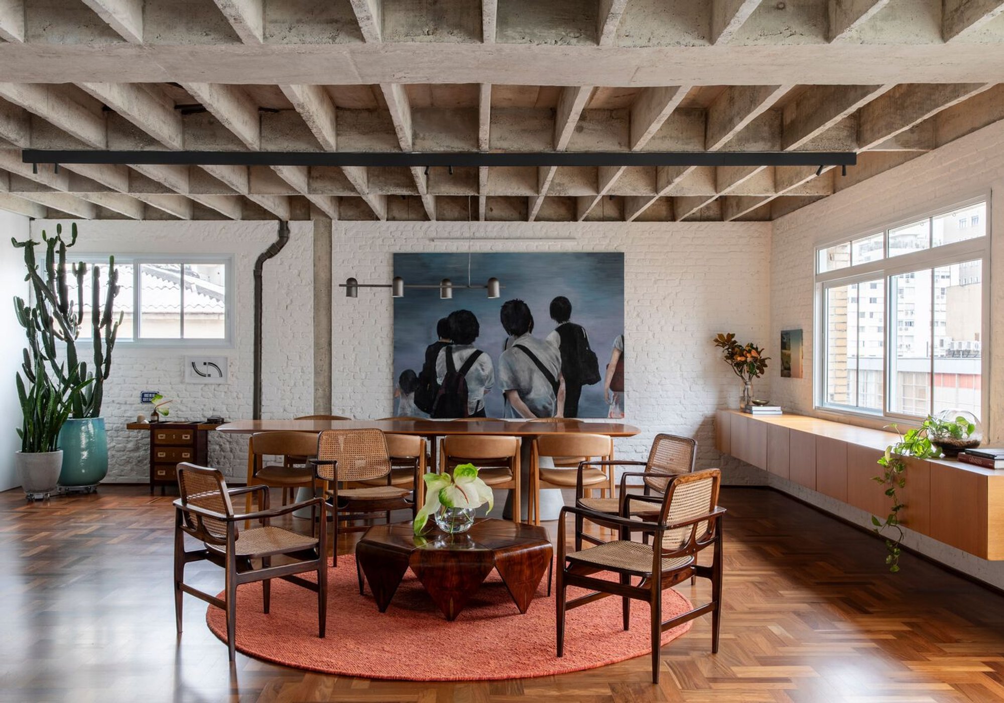 Higienópolis Apartment Renovation by BLOCO Arquitetos: A Modern Fusion of Originality and Functionality