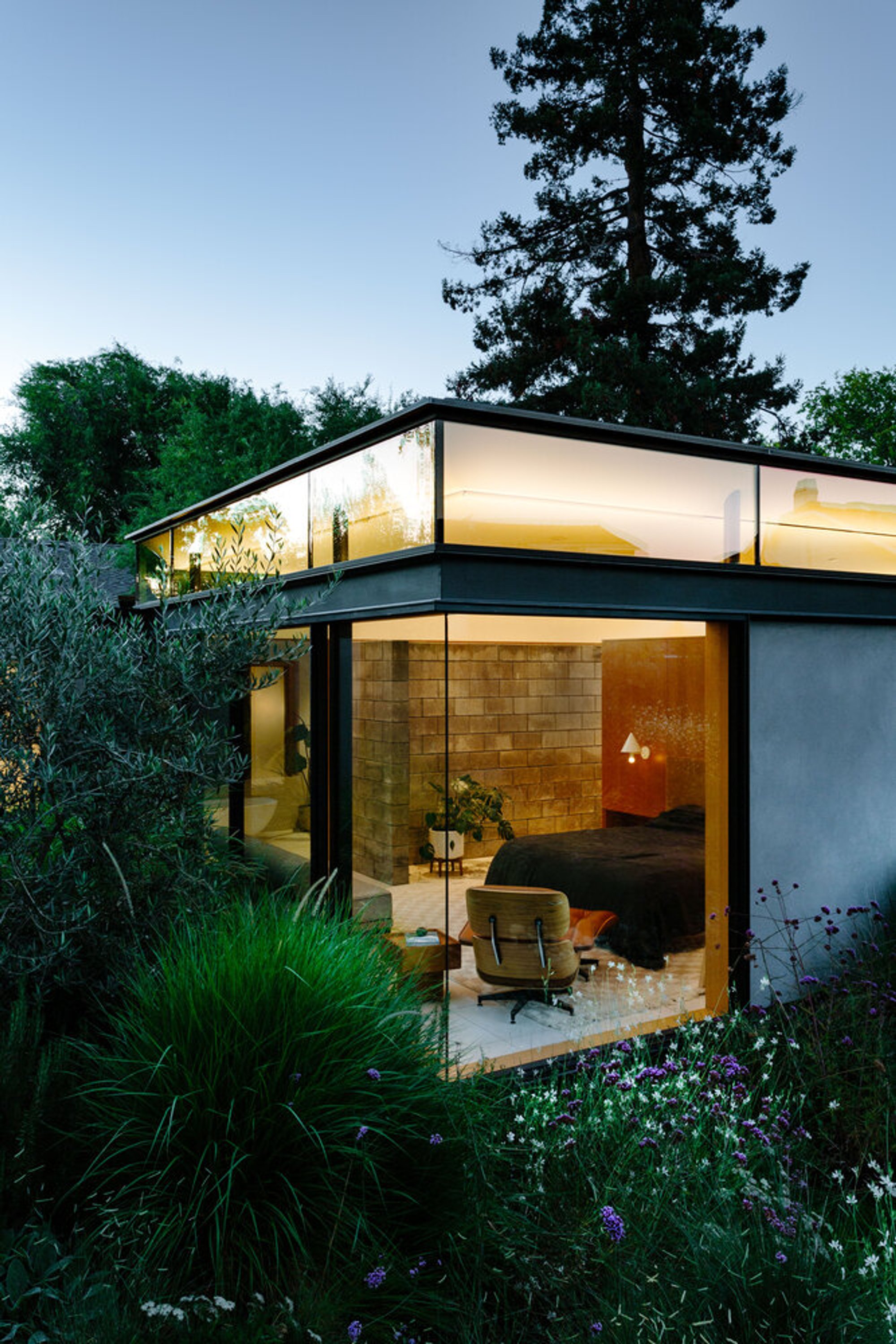 Schwartz and Architecture Nearly Doubles an Aaron Green Eichler Without Breaking the Spell