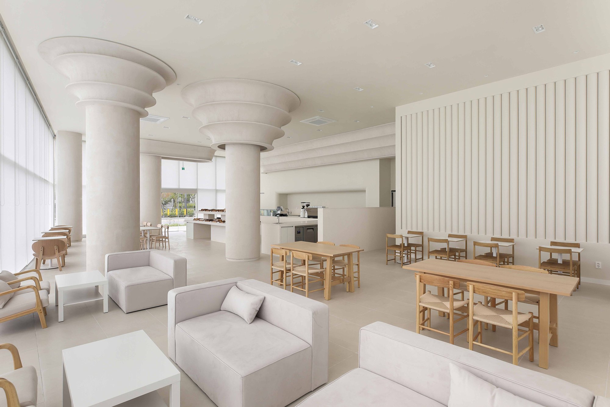 Design Studio Maoom Shapes a South Korean Bakery Around Lantern-Like Columns and Layered Light