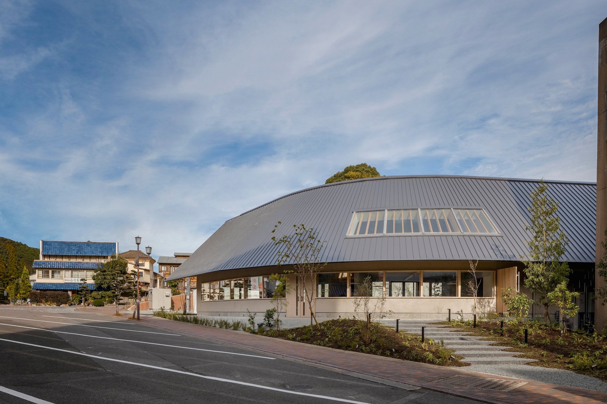 Saga Hirakawaya Store and Restaurant: A Harmonious Blend of Tradition and Modern Design