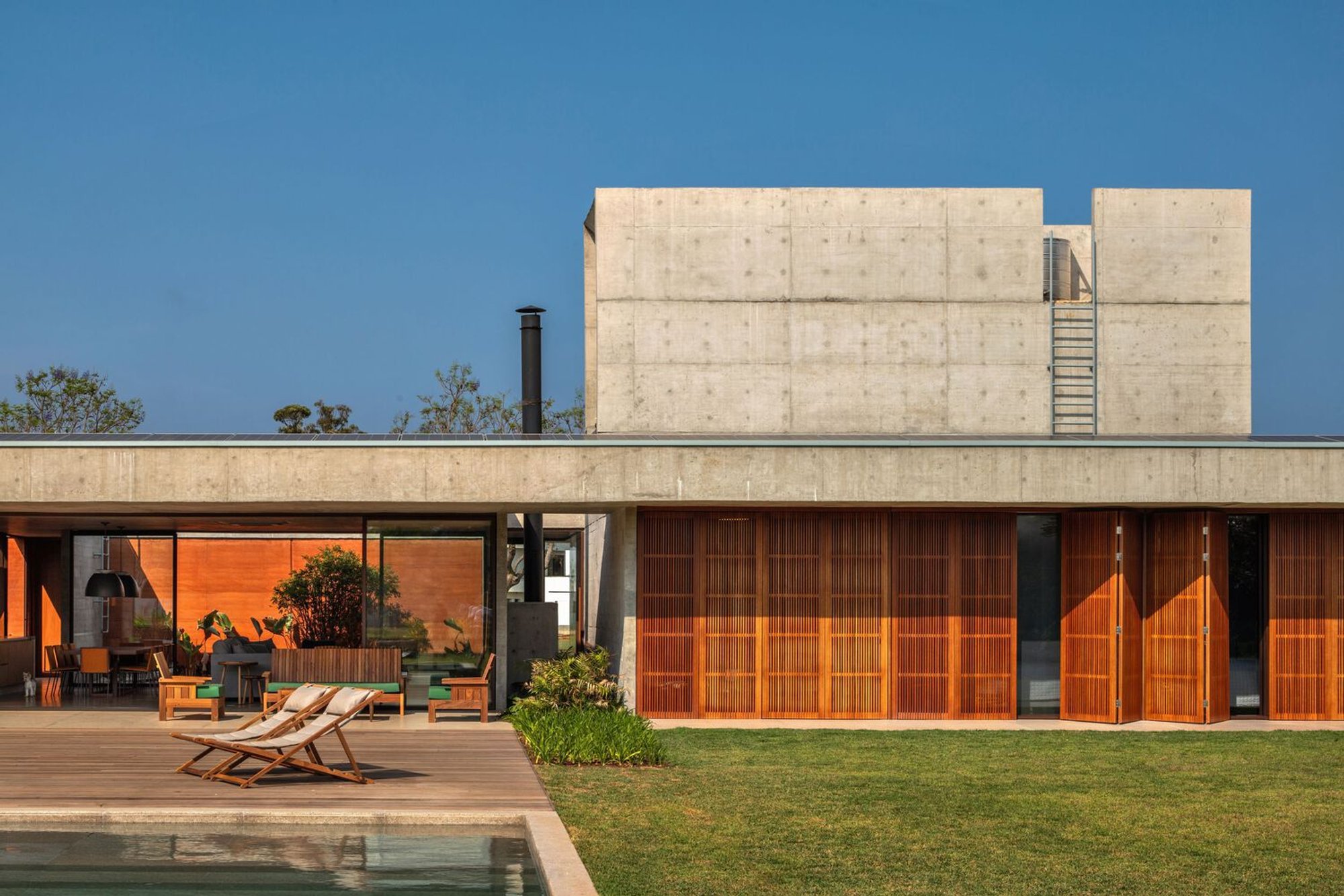 Japi House: A Benchmark in Sustainable Rammed Earth Architecture