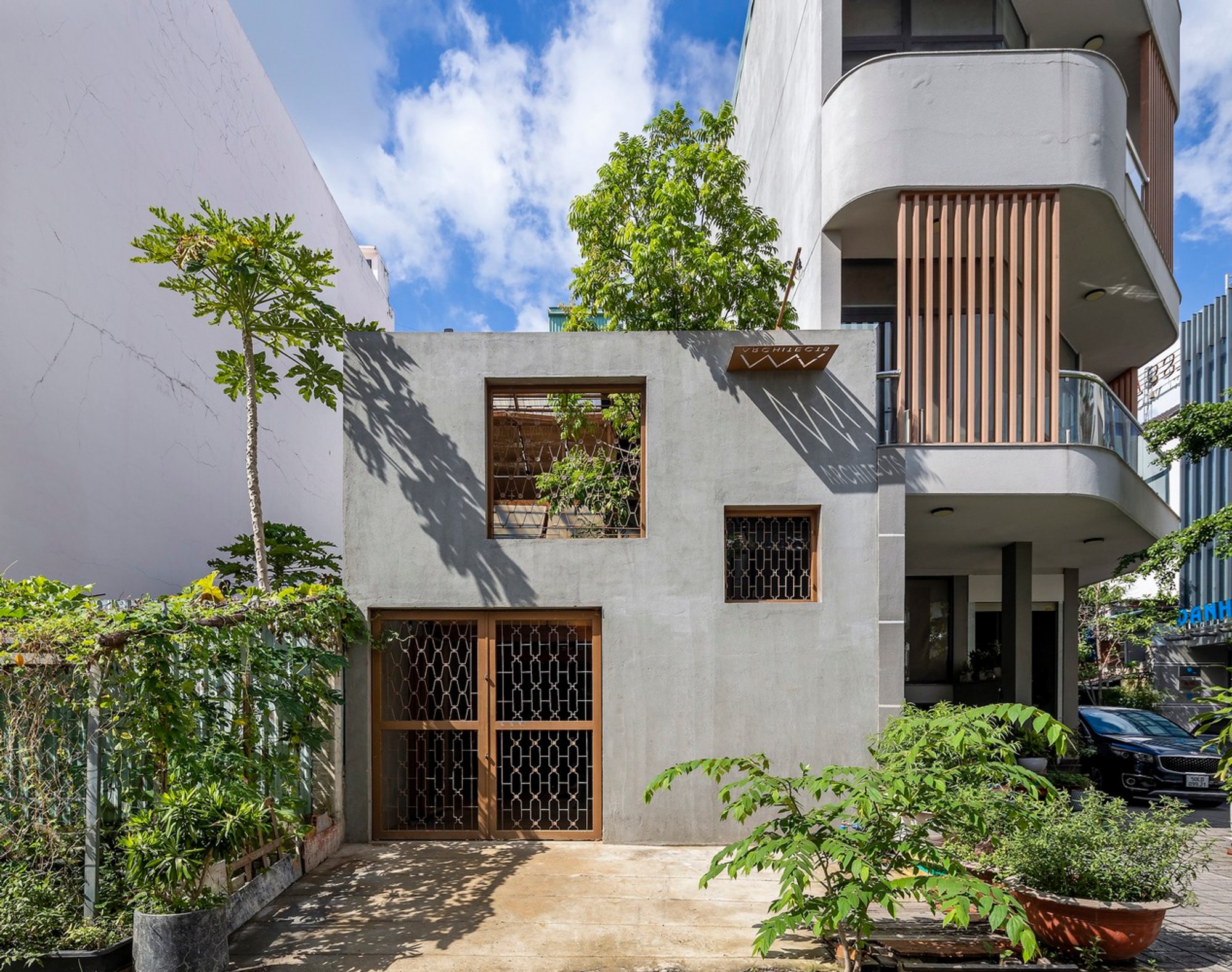 MA Architects Office: A Sustainable Workspace Blending Nature and Minimalism