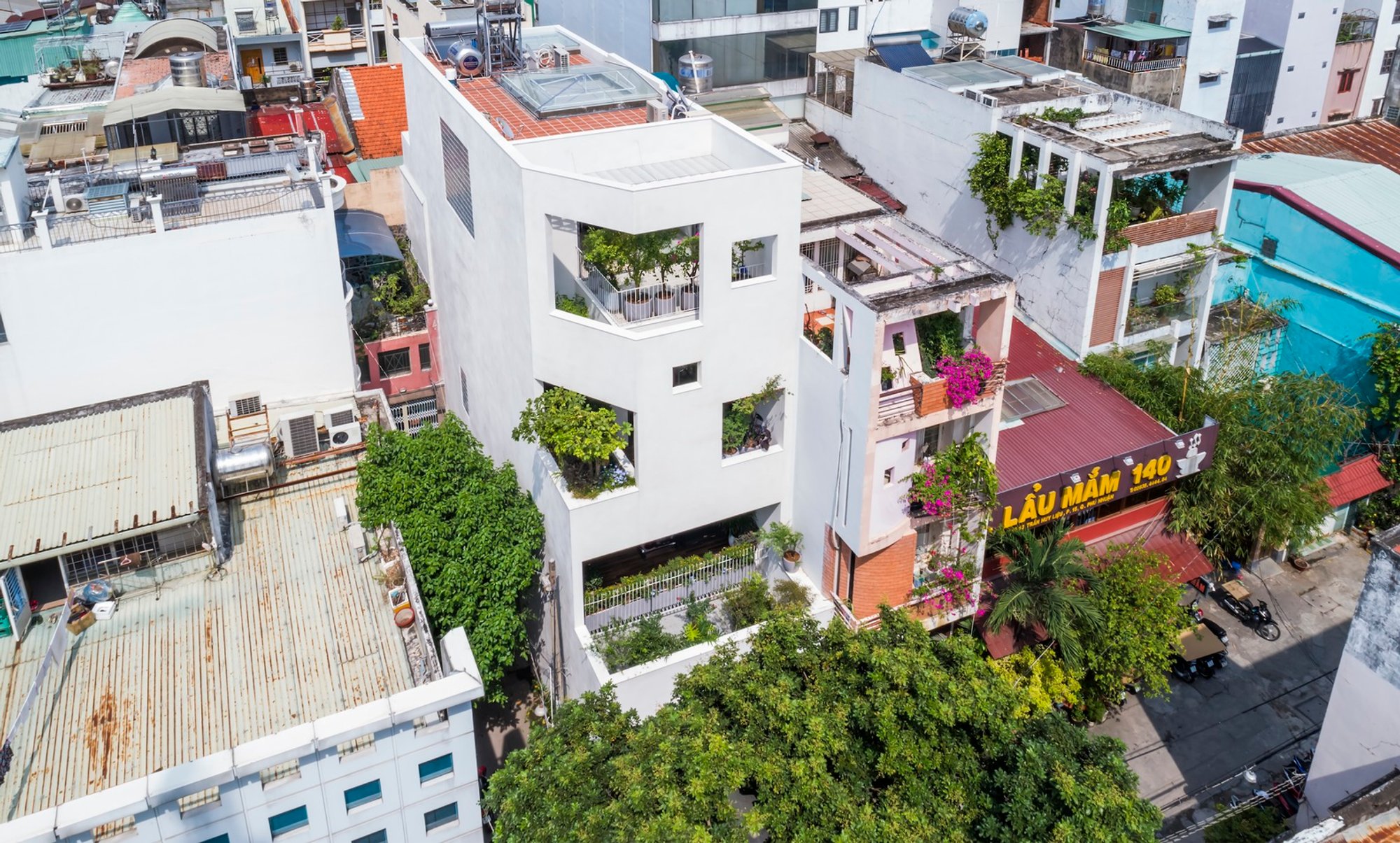 140THL House by 23o5Studio: A Sustainable Urban Oasis in Saigon