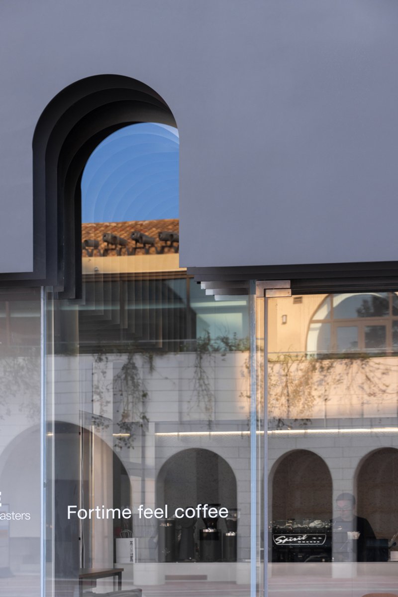 All photographs are works of&nbsp; Arch-Exist Photographs