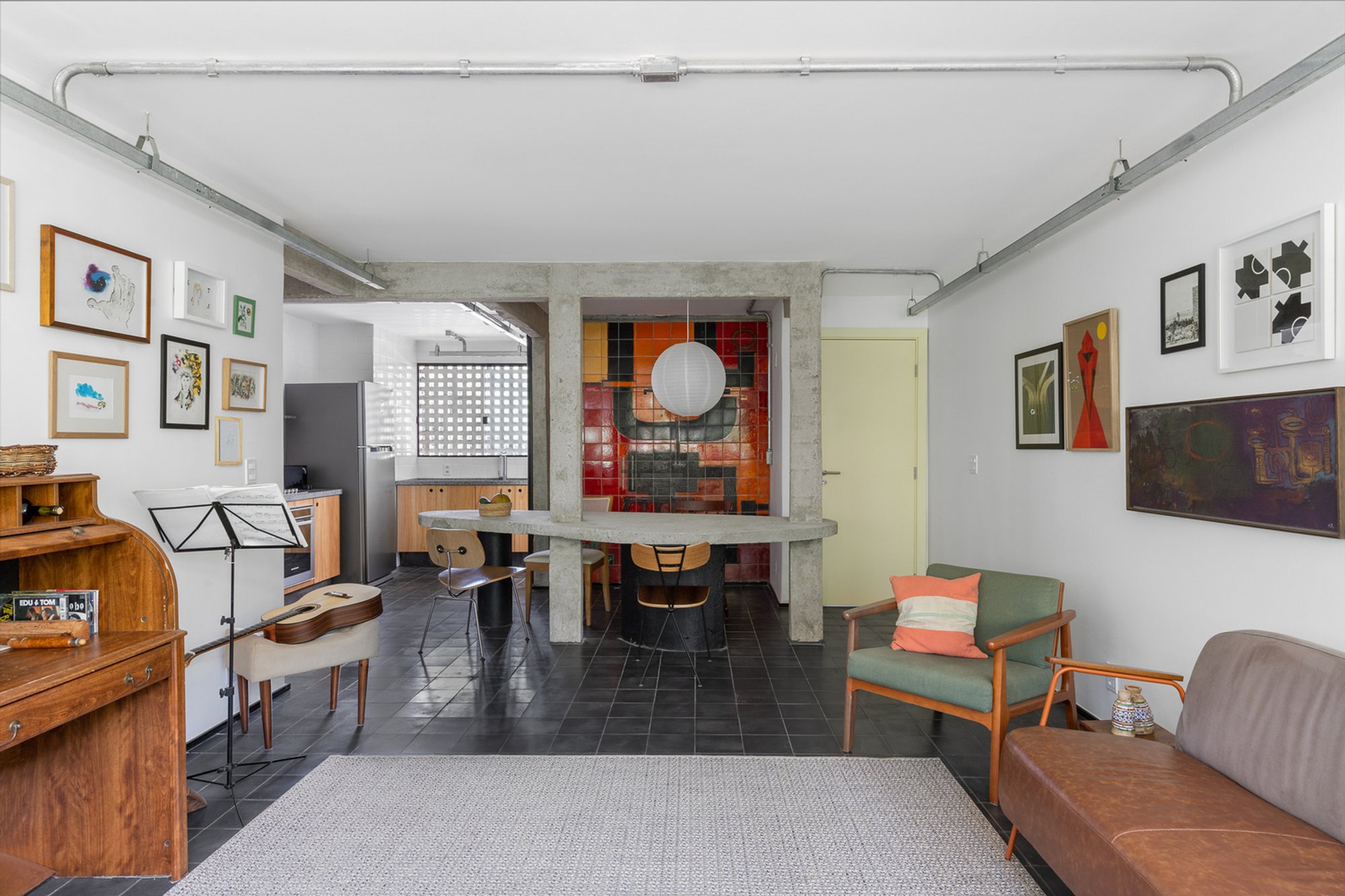 Nietzsche Apartment by Tribeira: A Thoughtful Renovation Integrating Philosophy and Architecture