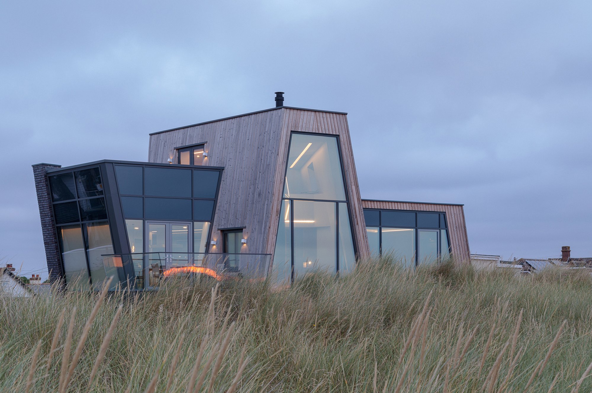 The Stones House by CZWG Architects: A Coastal Masterpiece Inspired by Nature