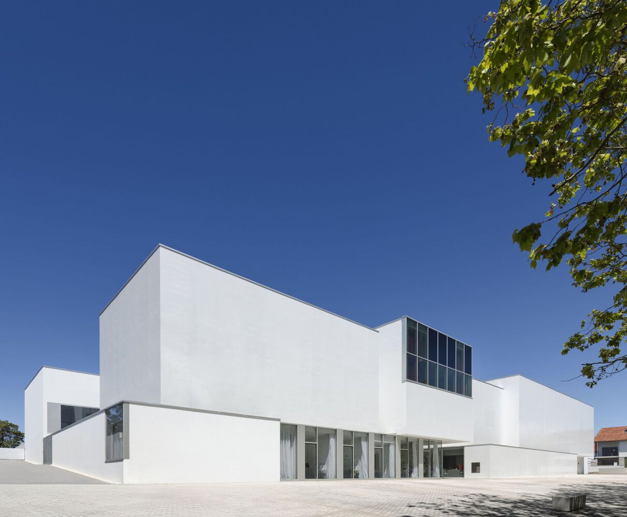 Saint-Jean-de-Luz Cultural Center by Dominique Coulon & Associés: A Harmonious Blend of Architecture and Functionality