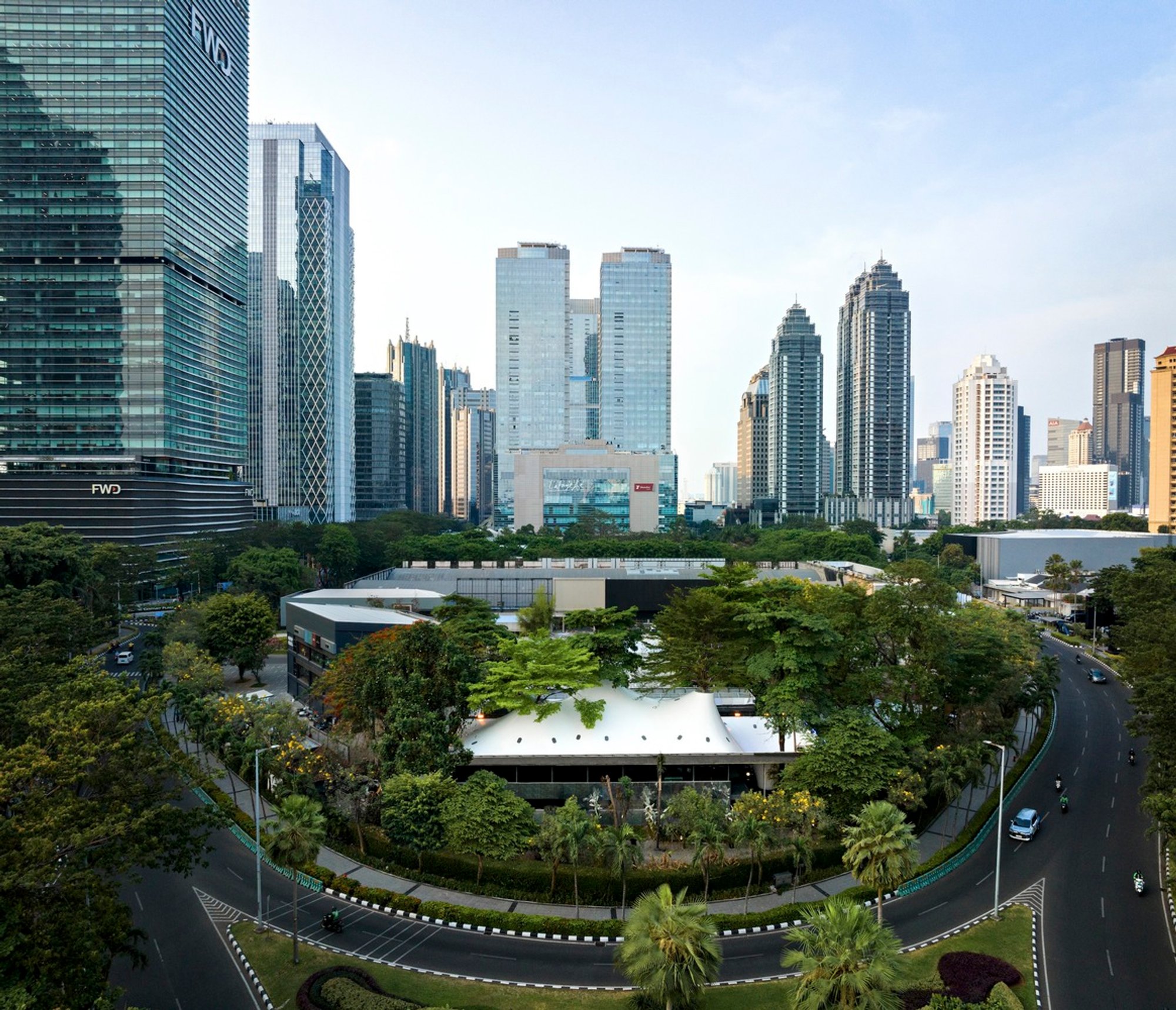 Stalk Tree-Hugger Bar by RAD+ar: A Fusion of Architecture and Nature in Jakarta