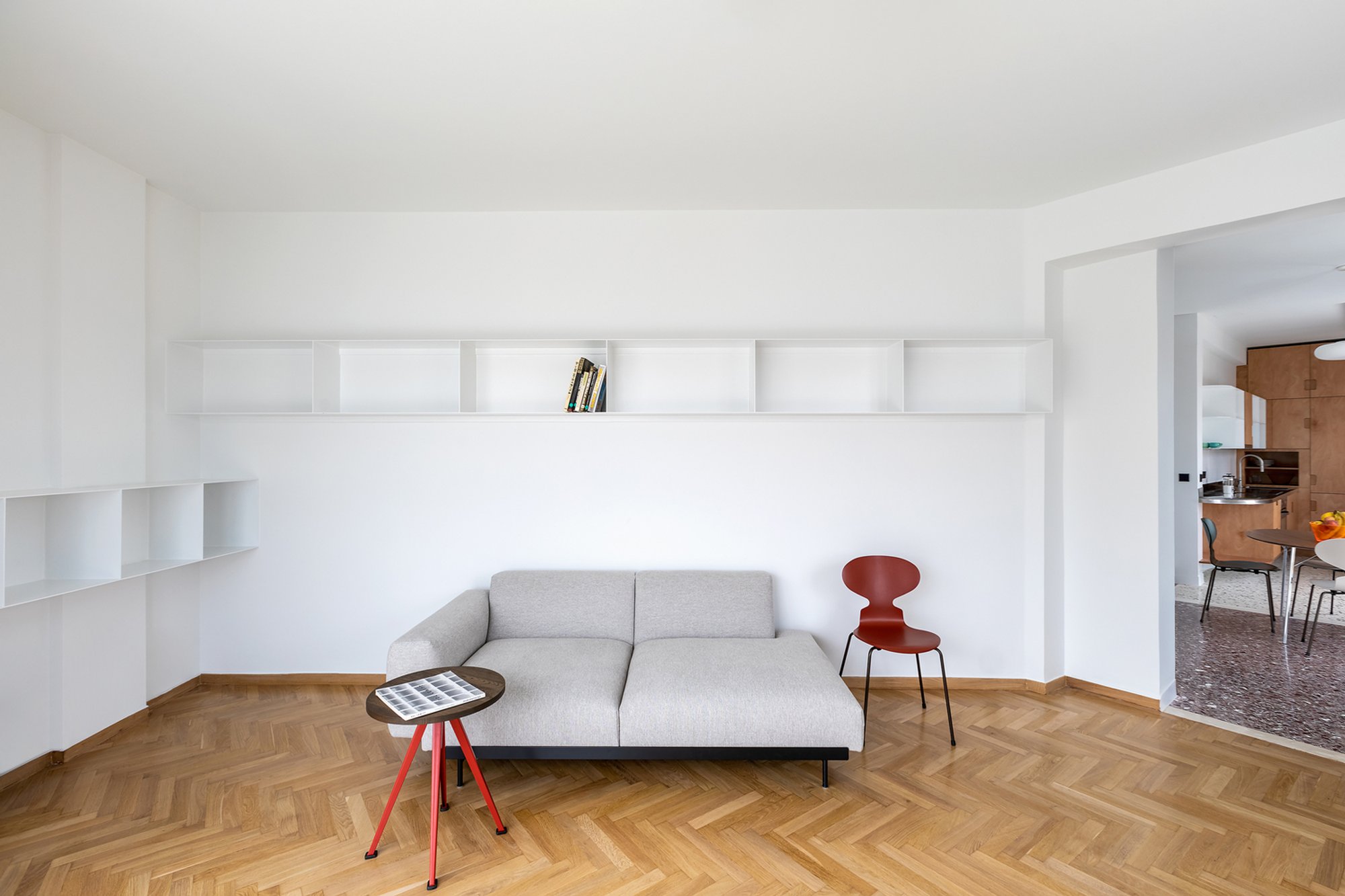 Piscator Apartment in Athens: A Minimalist Renovation by en-route-architecture