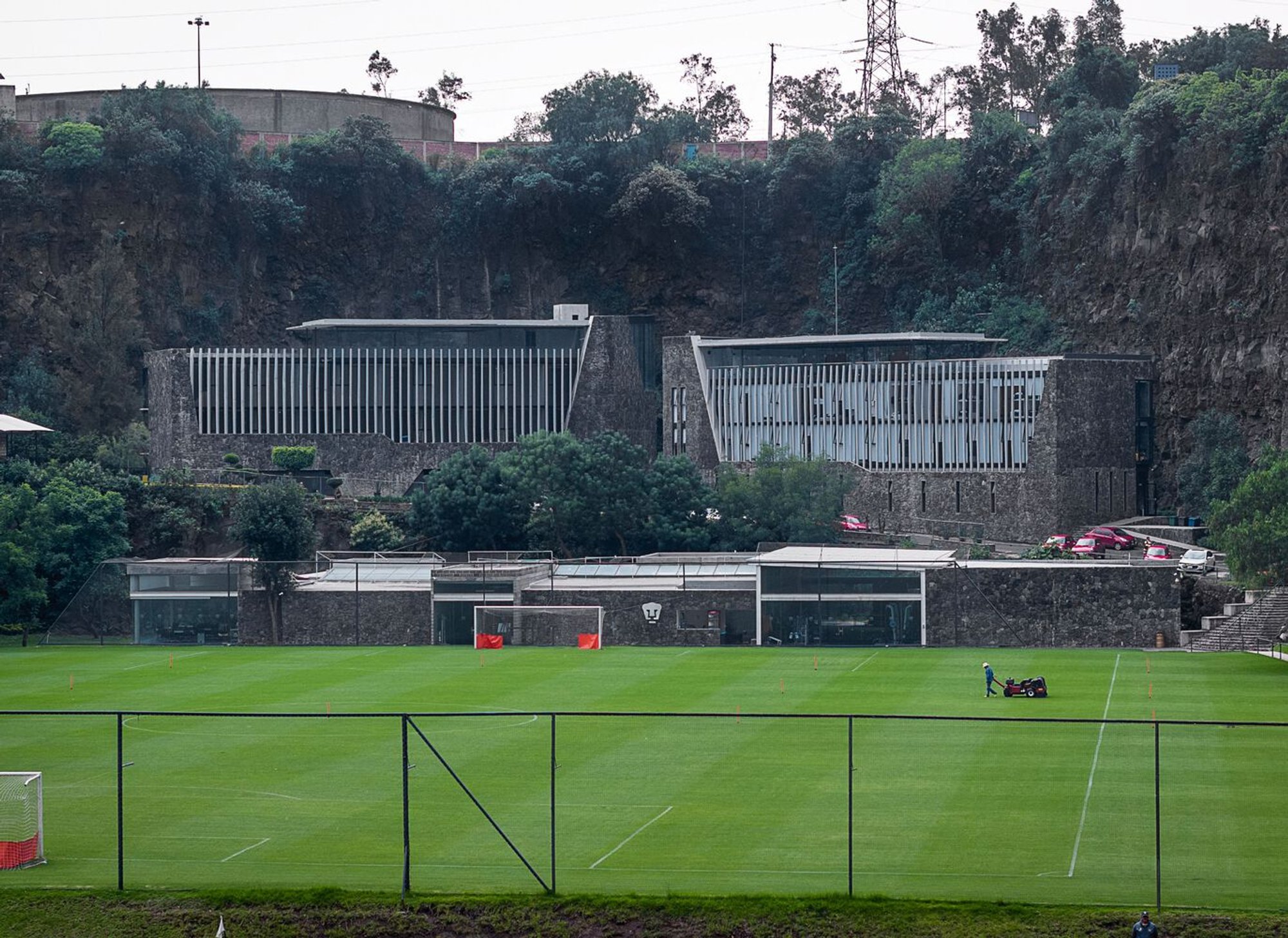 DF Arquitectos Carves a Clubhouse for Young Footballers into a Volcanic Quarry in Mexico City