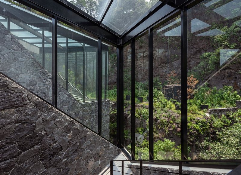 All photographs are works of&nbsp; Jaime Navarro