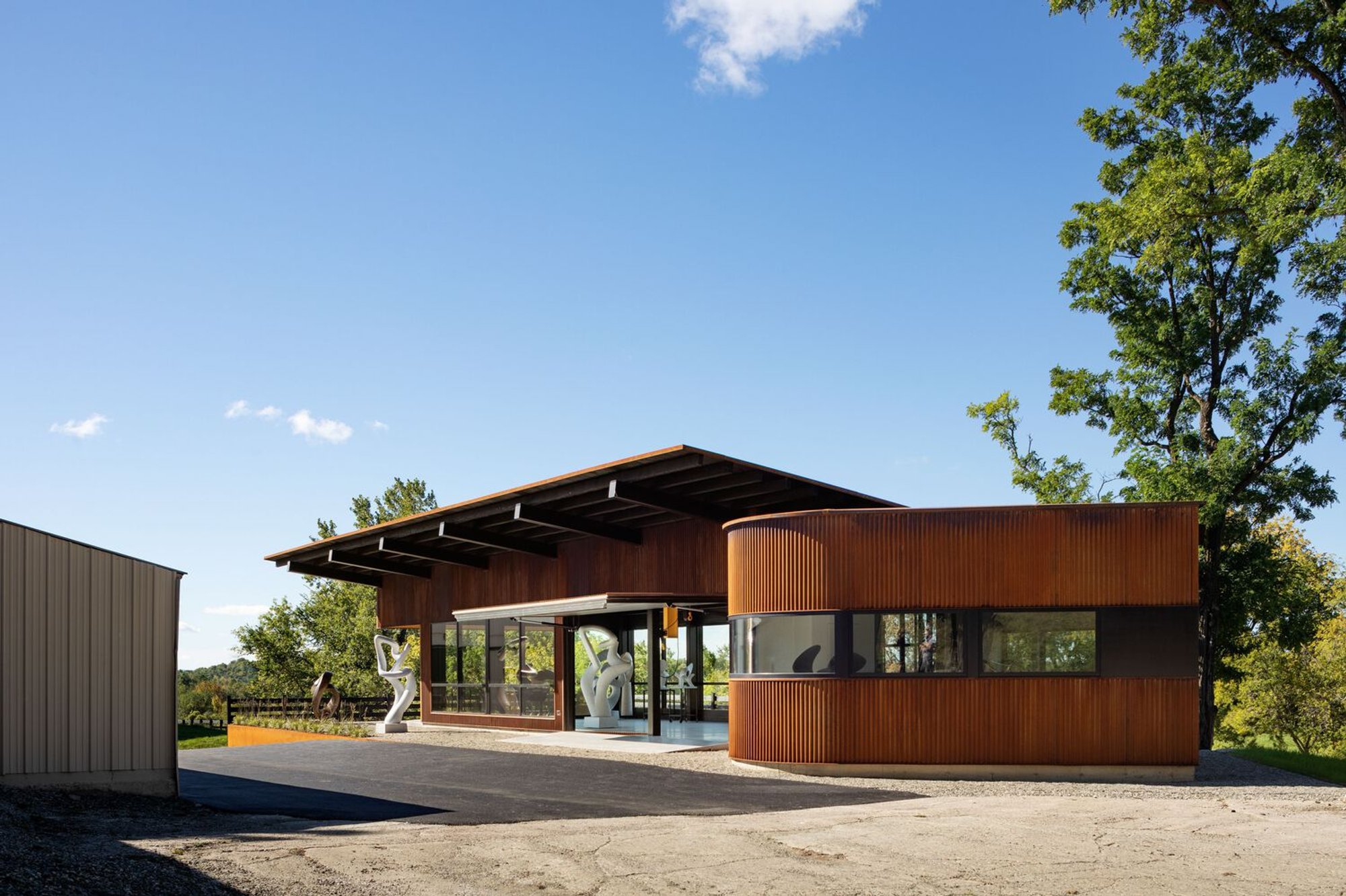 Annex Studio & Gallery by Birdseye: A Harmonious Fusion of Art and Architecture