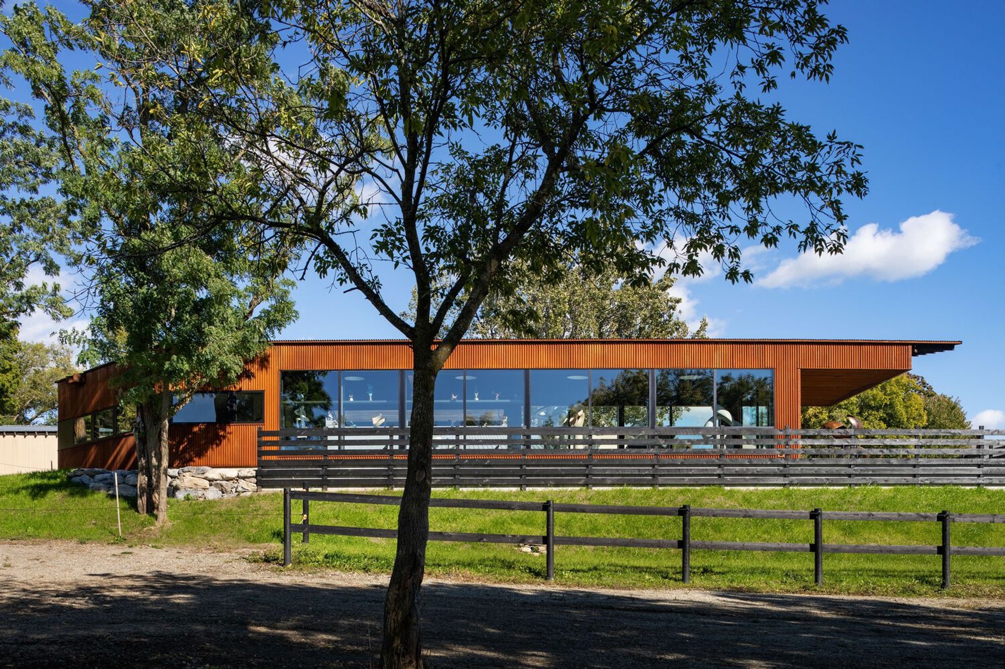Birdseye Builds a Sculptor's Gallery on a Vermont Horse Farm in Corten and Glass