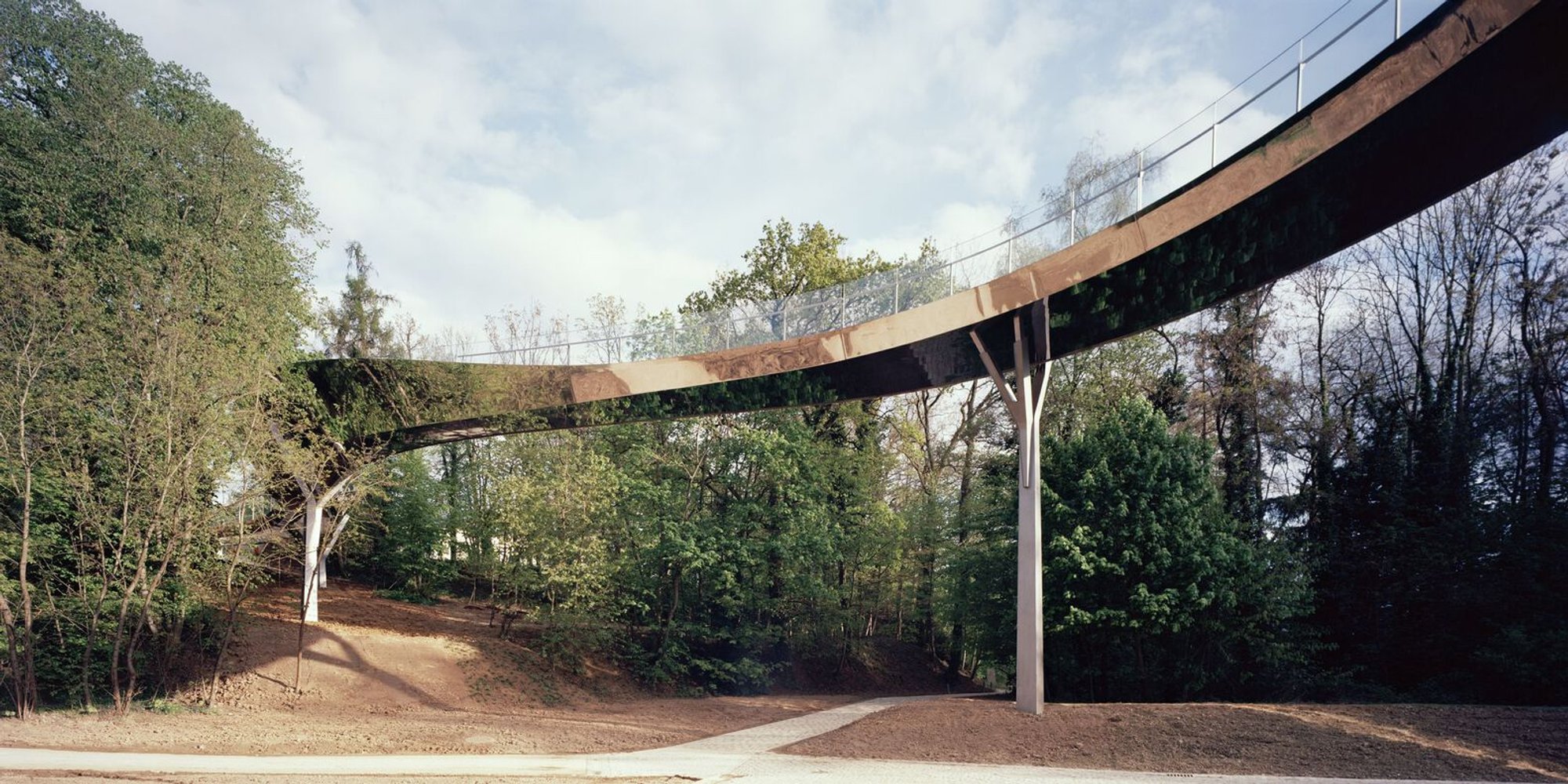 Sustainable Bridge Architecture: The Passerelle des Arts by Marc Mimram