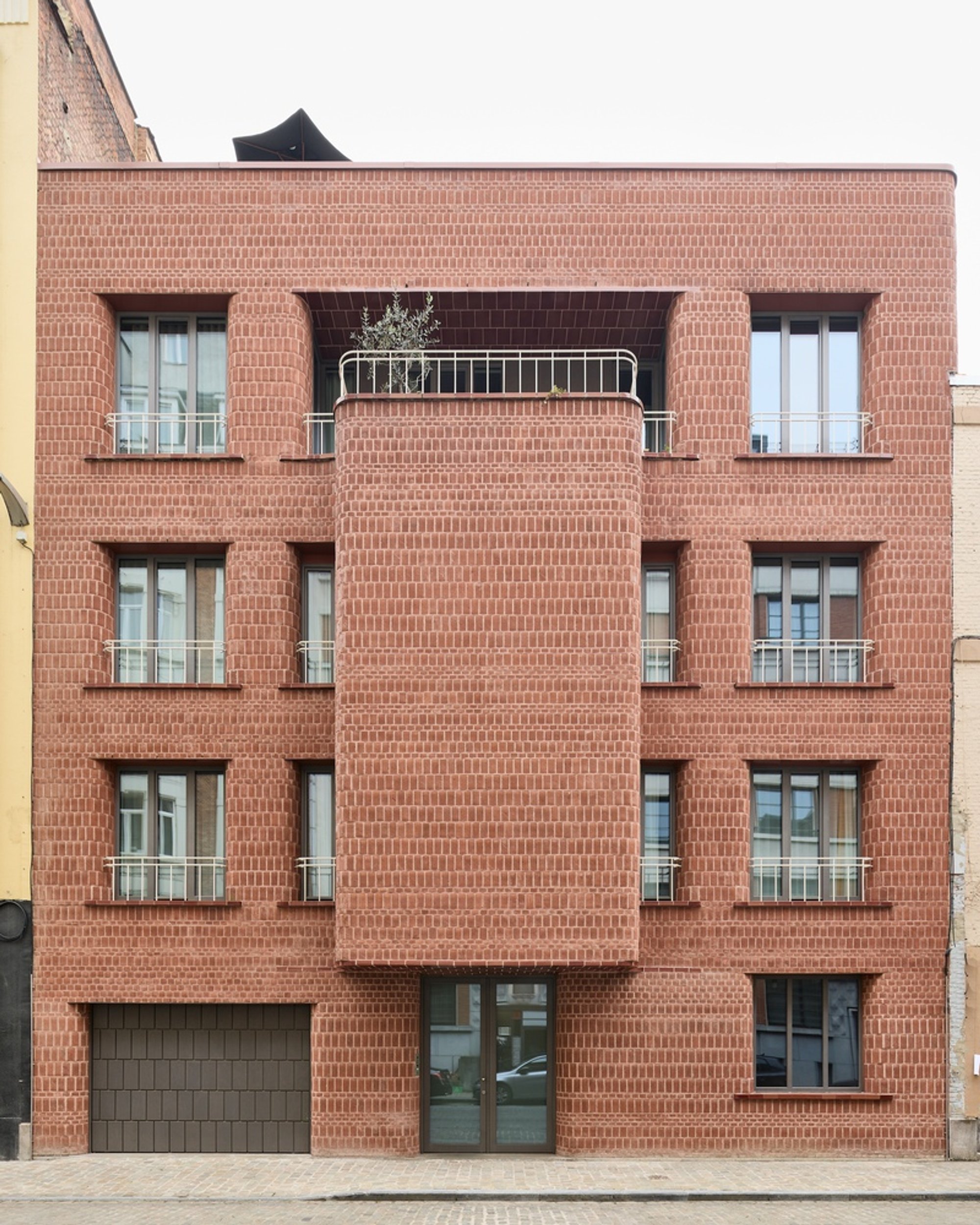 Werfstraat Passive House by Bovenbouw: A Sustainable Urban Retreat in Brussels