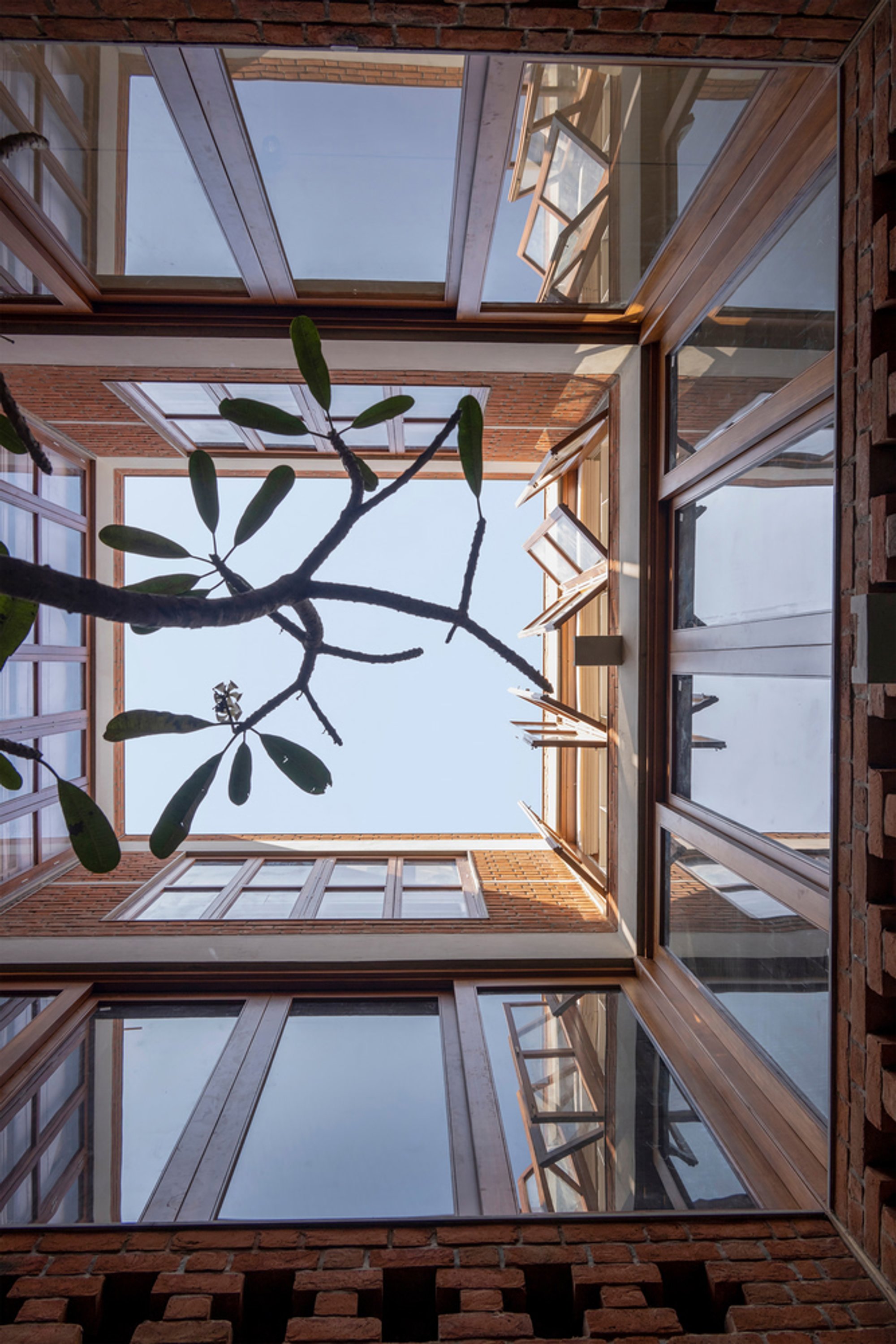 MISA Architects Builds a 14,000-Square-Foot Maze Rooted in Maratha Wada Traditions