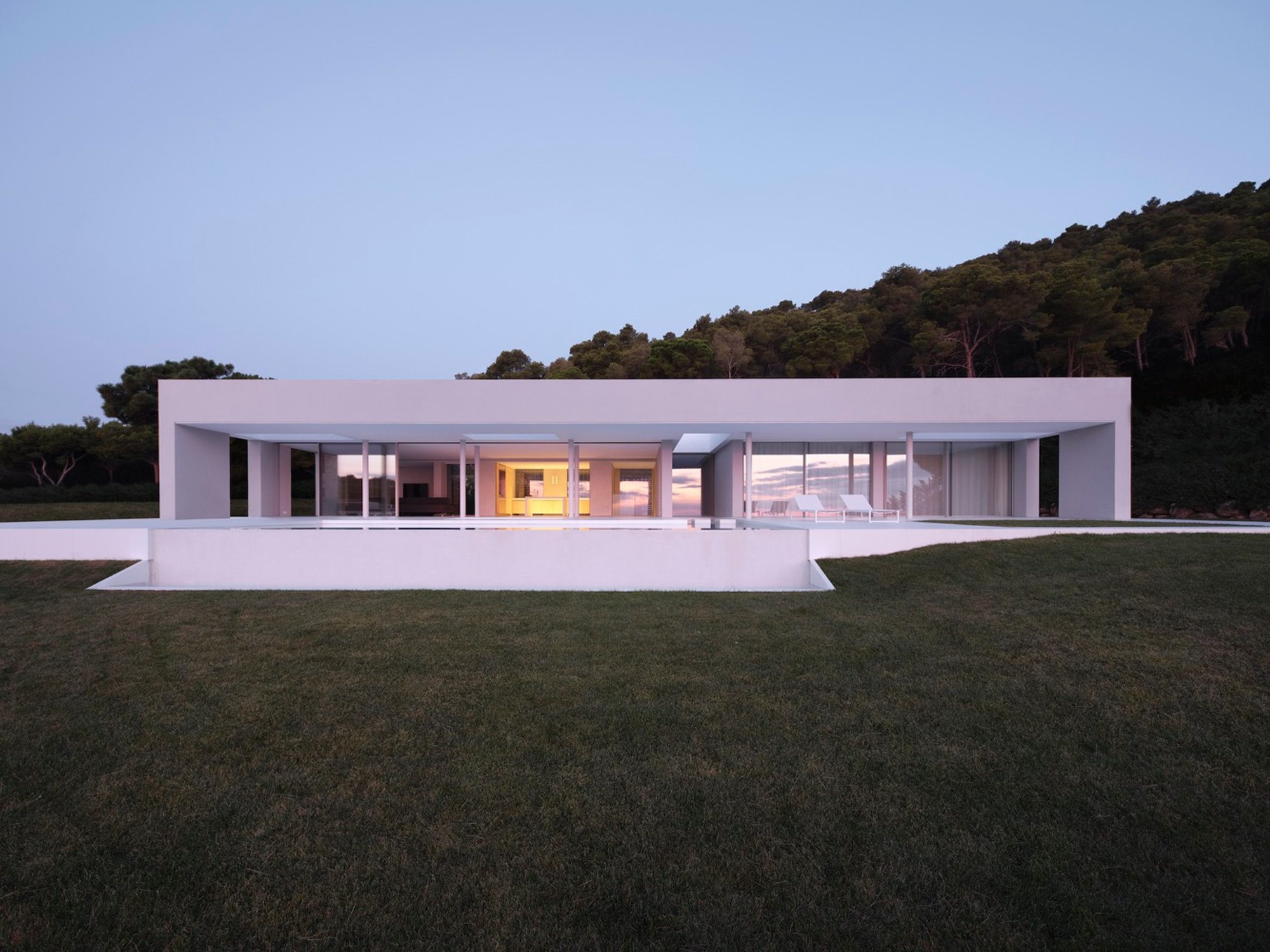 Costa Brava House by Mathieson: A Harmonious Blend of Architecture and Landscape