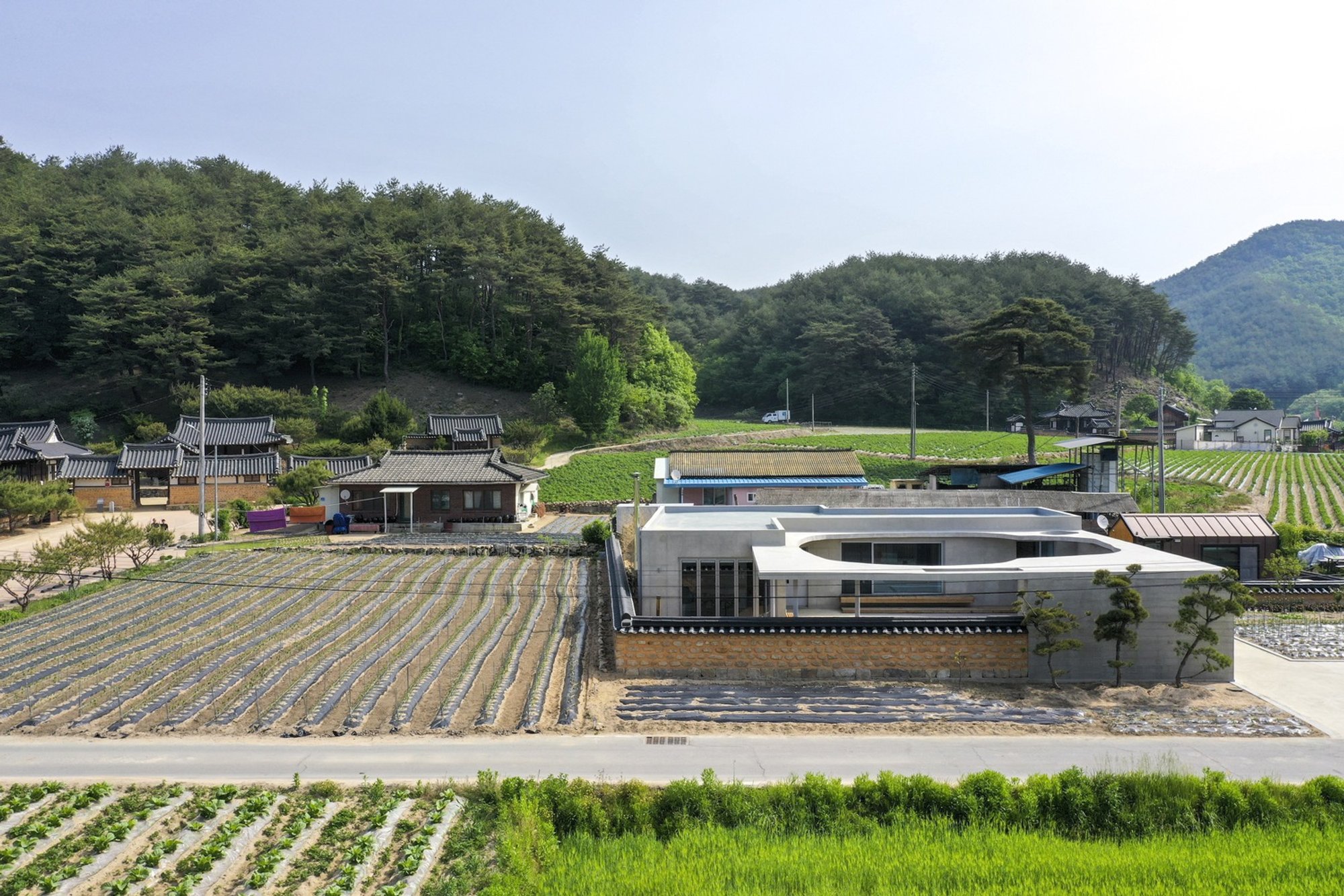 Narrative Architects Build a Courtyard House Around 570 Years of Korean Memory in Andong