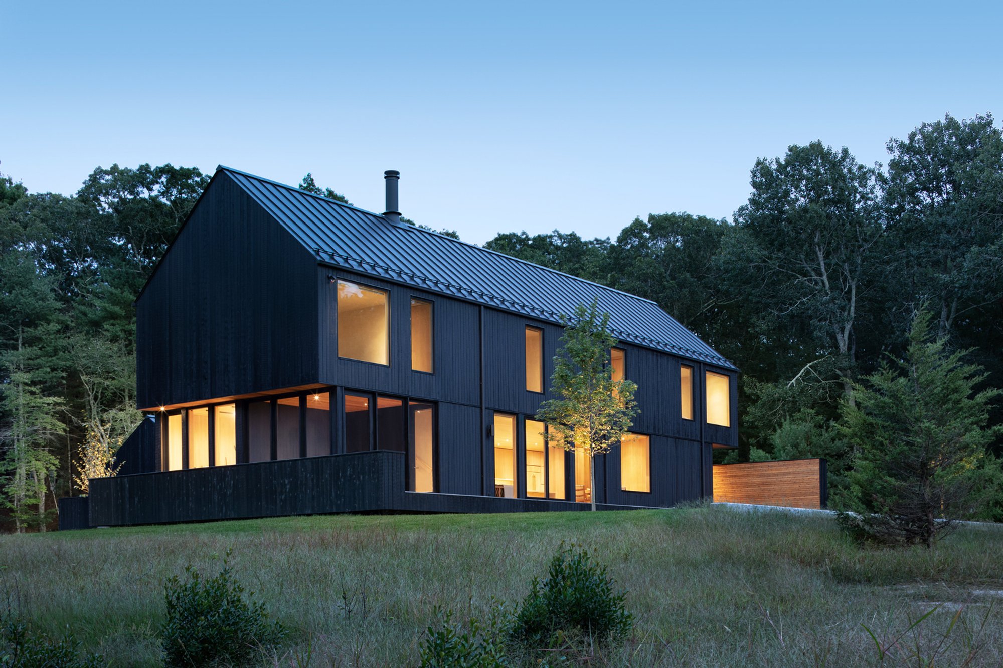 Field House by Birdseye: A Harmonious Integration with Nature