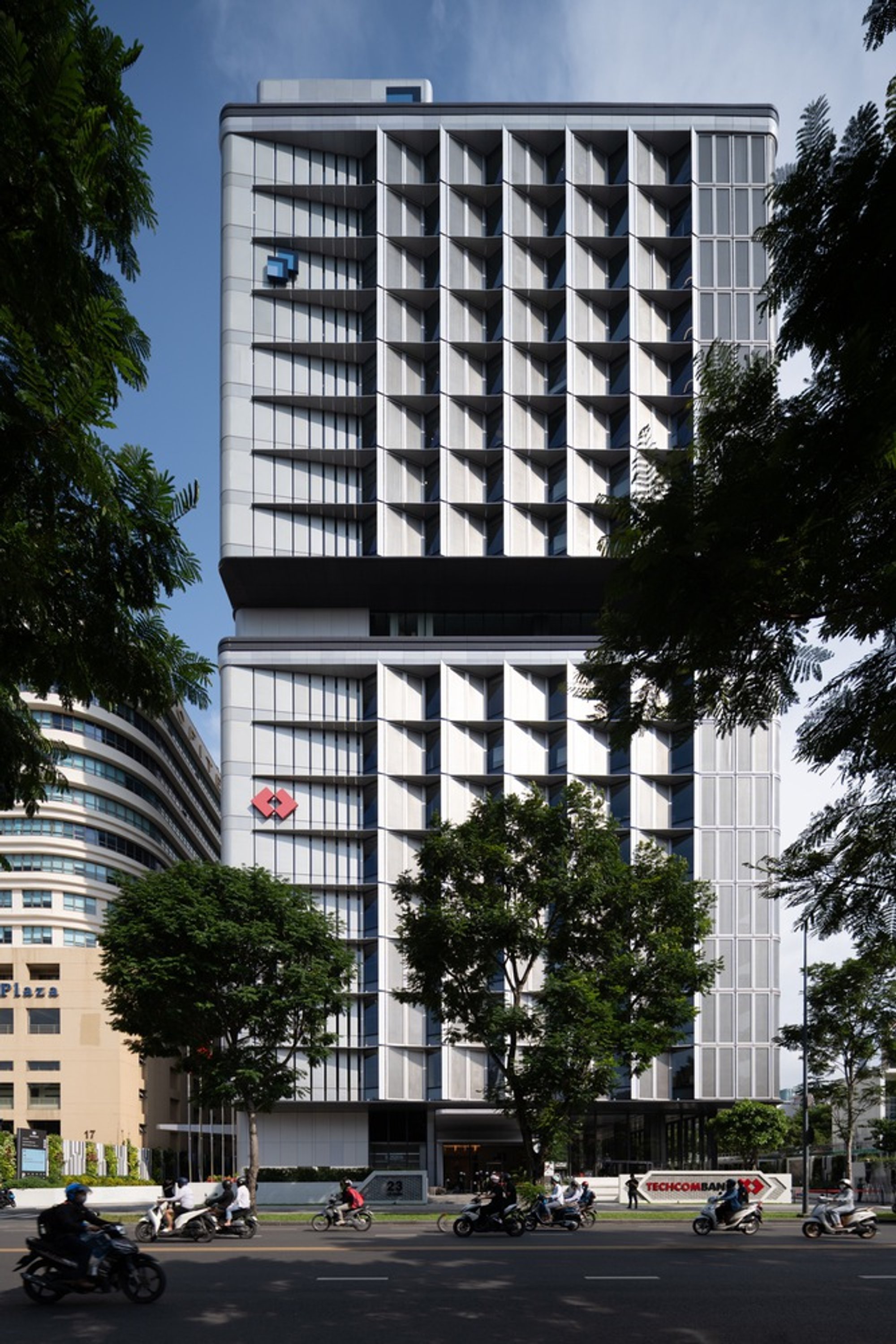 Techcombank Headquarters in Ho Chi Minh City by Foster + Partners: A Benchmark for Sustainable Office Design