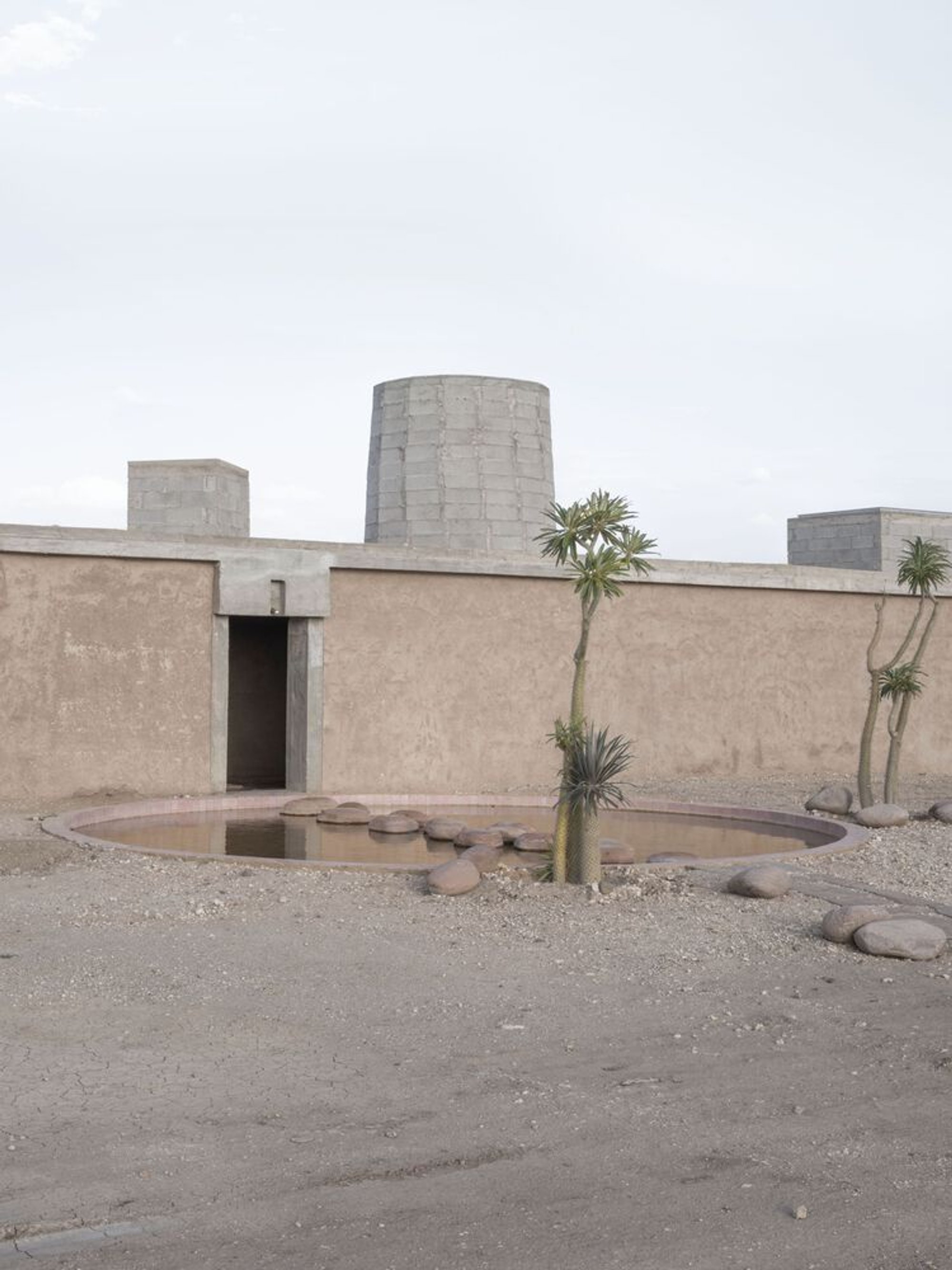 Dar El Farina: A Self-Sustaining Desert Retreat by Léopold Banchini Architects
