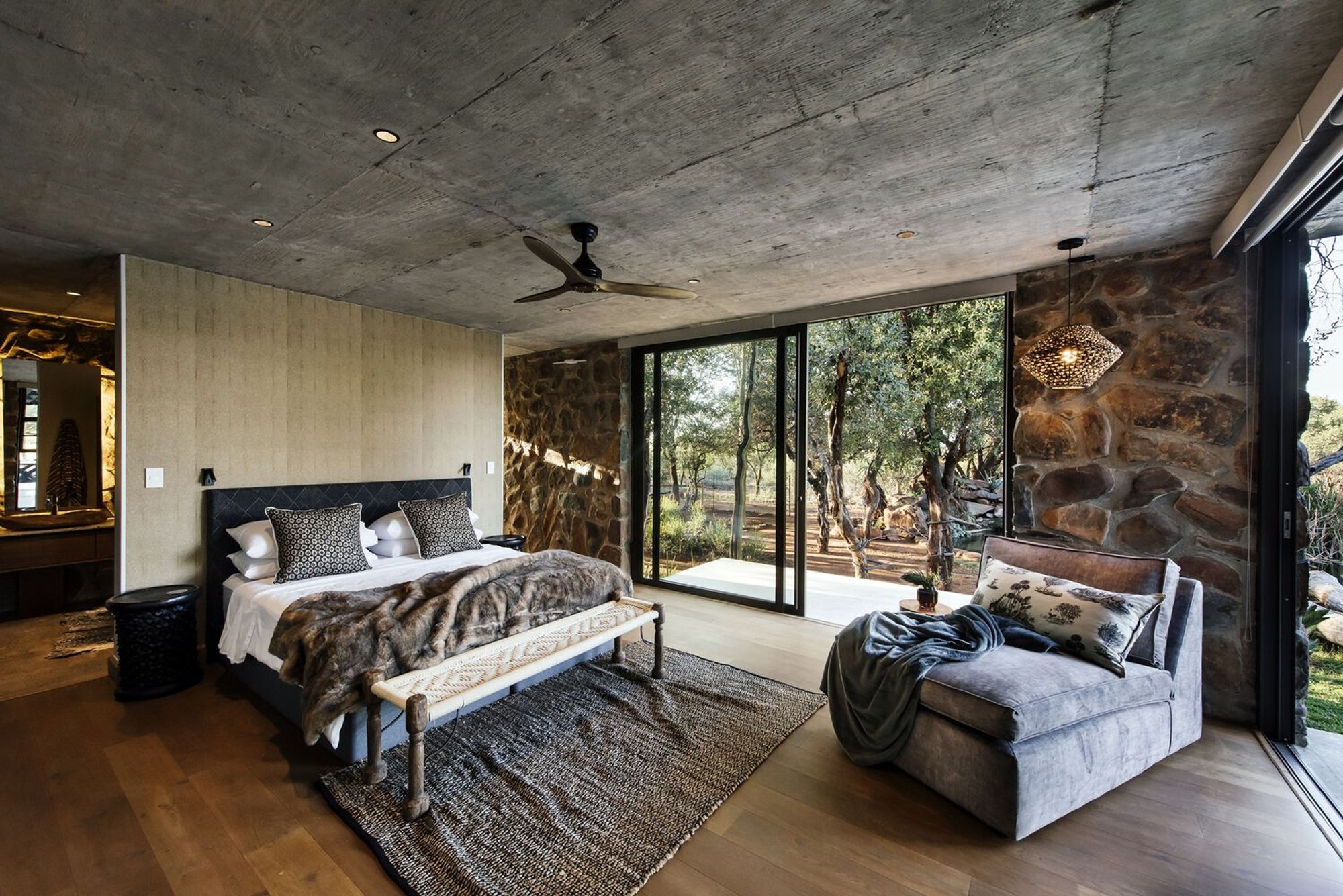 Off-Grid Sustainable Homes: Rustenburg Farm by Nadine Engelbrecht Architect