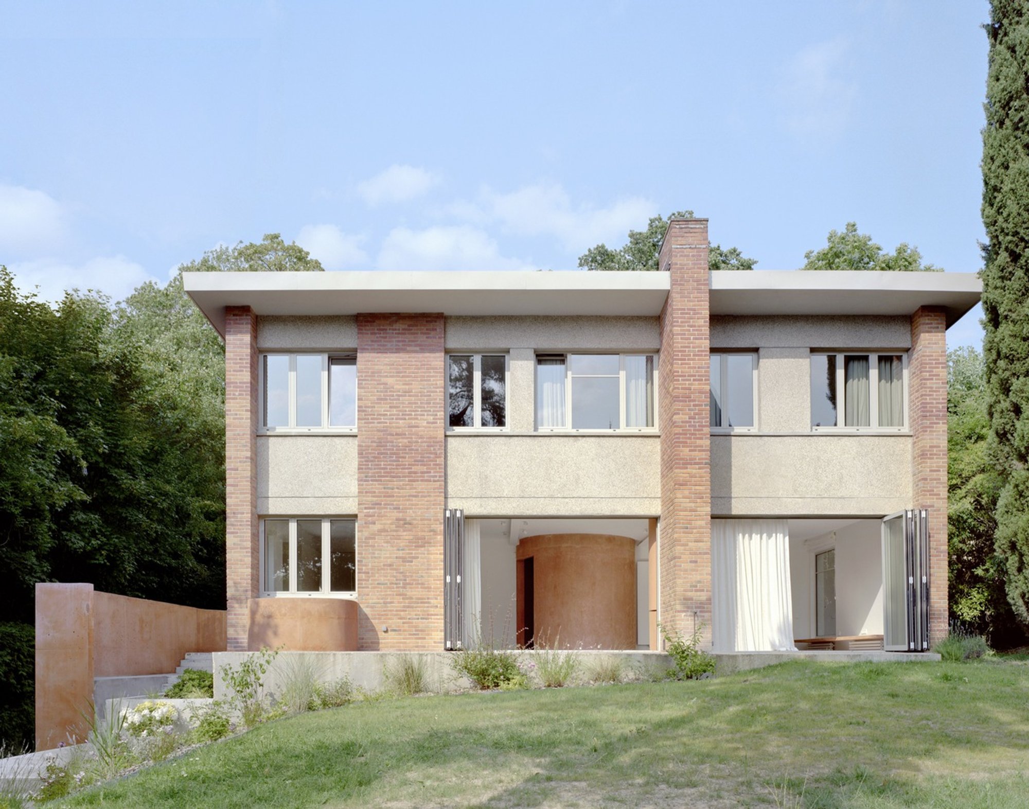 House Rehabilitation with Brick Shards – A Sustainable Transformation by Atelier Delalande Tabourin