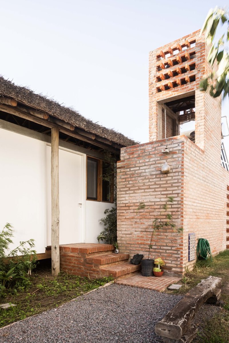 All photographs are works of&nbsp;Luis Barandiarán