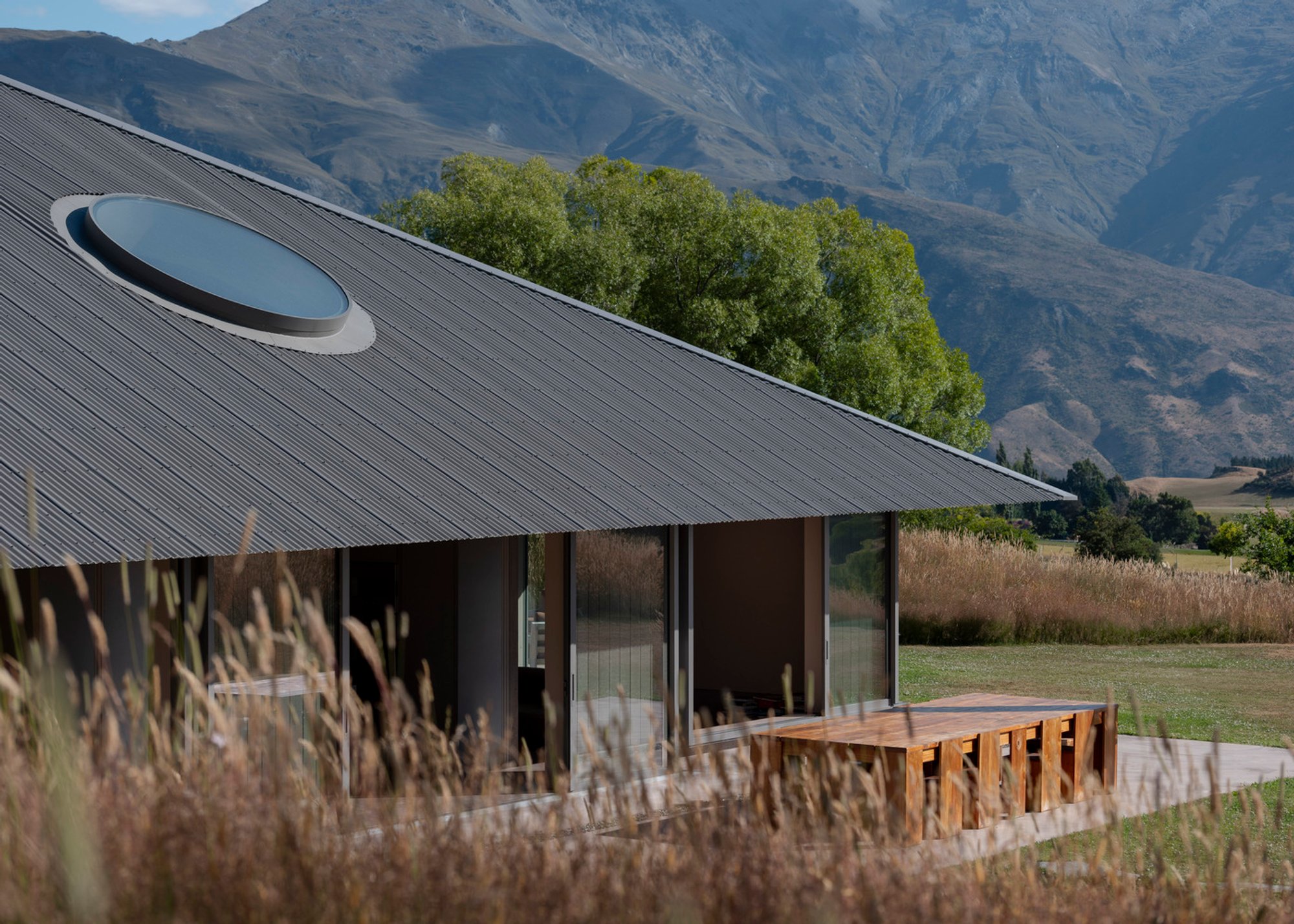 Openfield House Modern Rural Architecture: A Harmonious Dialogue with the Landscape