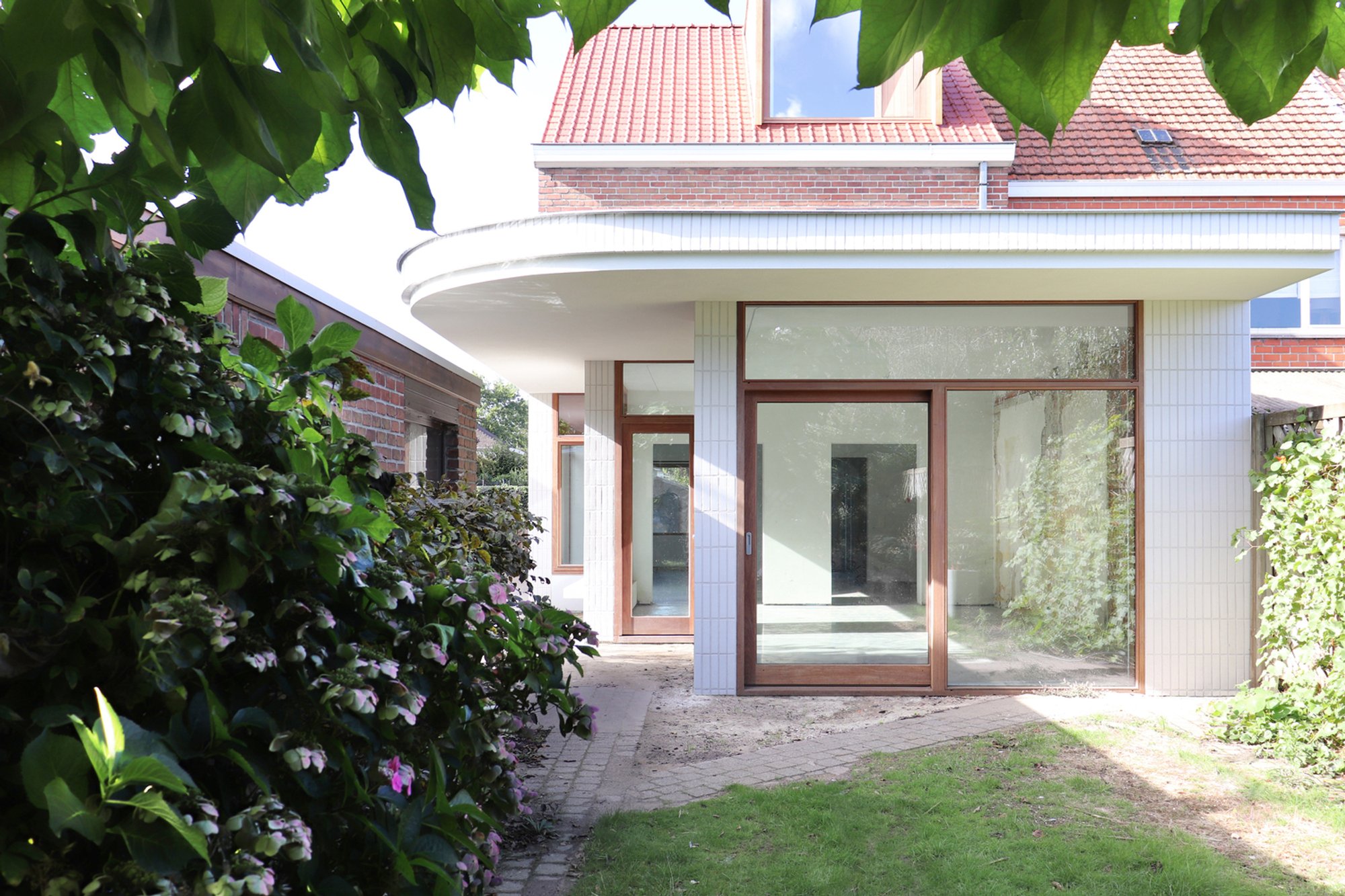 House SC by Wim Heylen Architect: A Contemporary Transformation