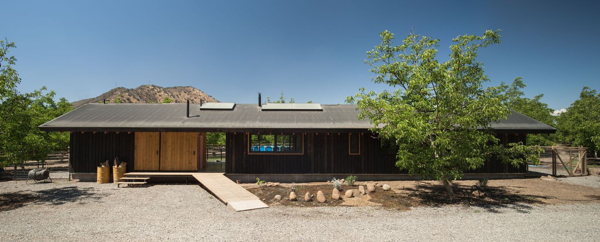 Calera de Tango House: A Harmonious Blend of Nature and Architecture