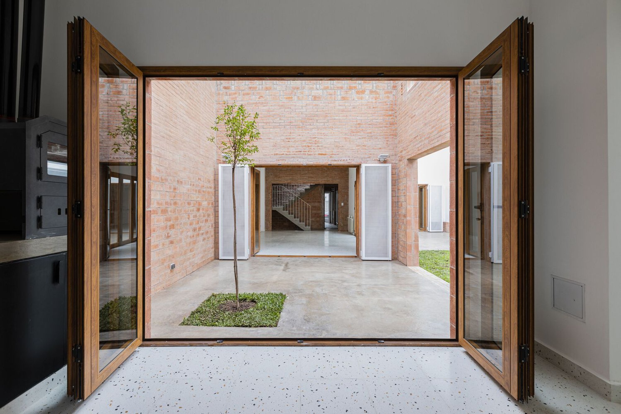 Casa Aguas Buenas by Ignacio Szulman Arquitecto: A Contemporary Revival of Buenos Aires' Architectural Heritage