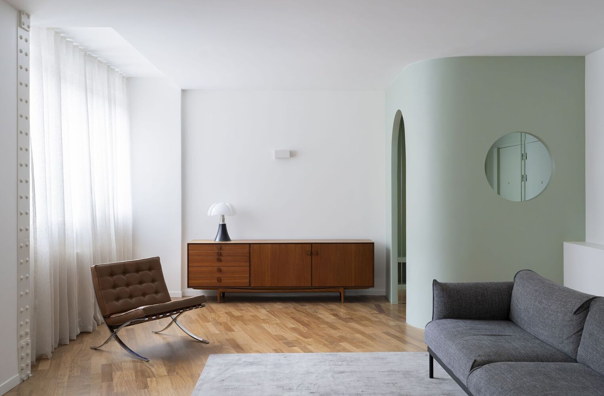 Cité Griset Apartment: A Striking Industrial Loft Renovation in Paris