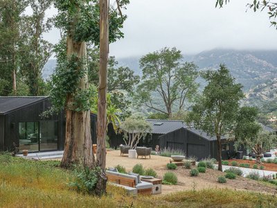 Vista Residence by Anacapa: A Harmonious Blend of Modernism and Nature