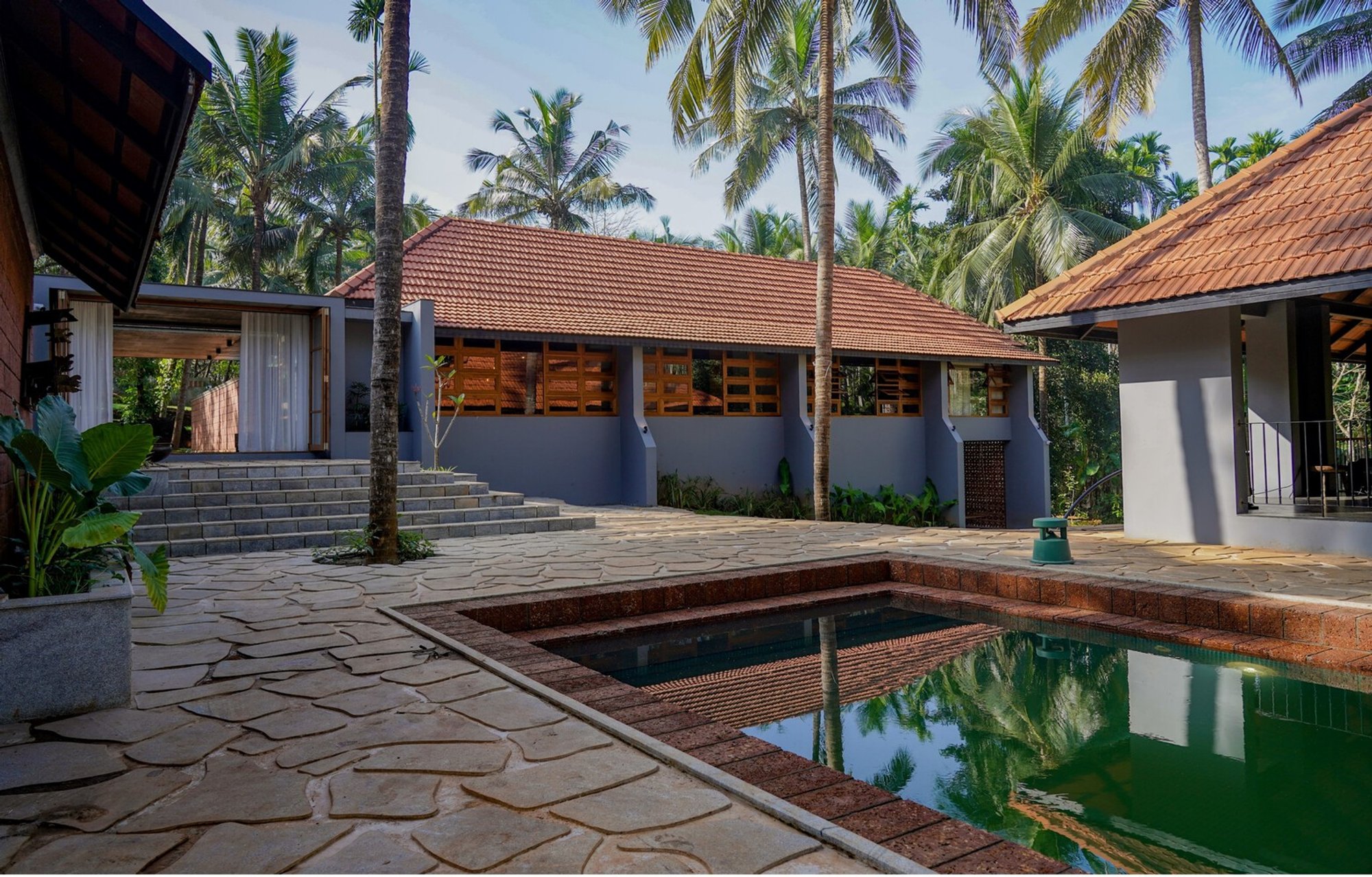 Malhar Weekend Home: A Masterpiece of Tropical Sustainable Architecture
