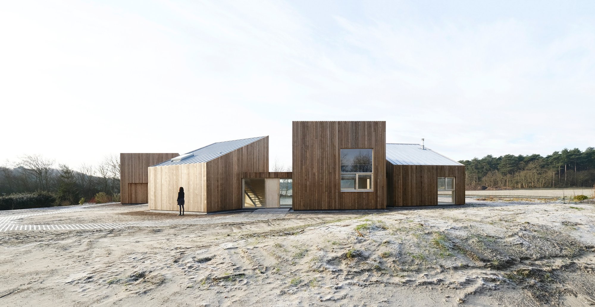 Tidal House by Studio to po ma: A Harmonious Blend of Architecture and Landscape