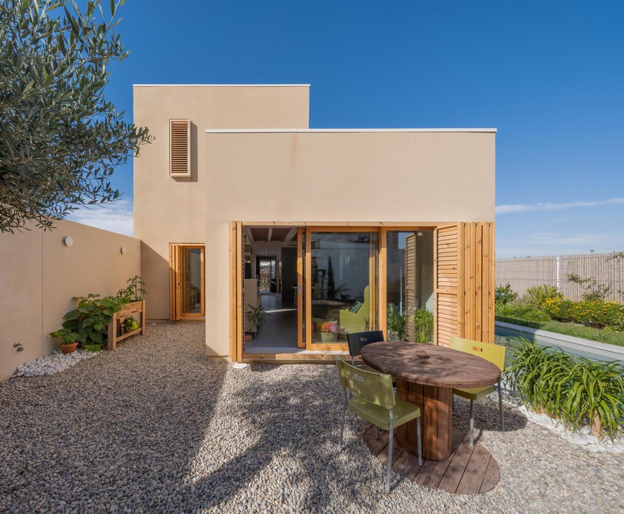 Passive and Bioclimatic Homes in Santiago de la Ribera by Ecoproyecta