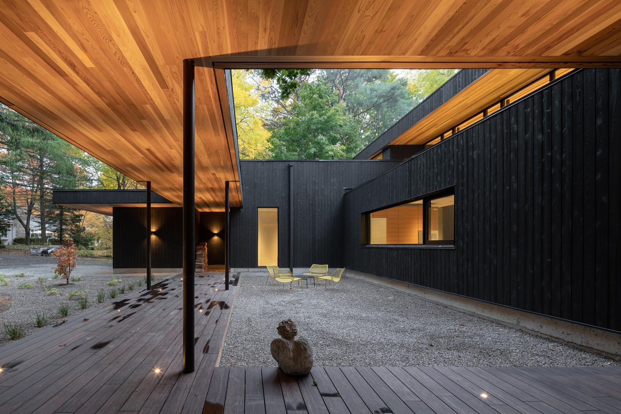 Ravine House: A Sustainable Design Harmonizing with Nature