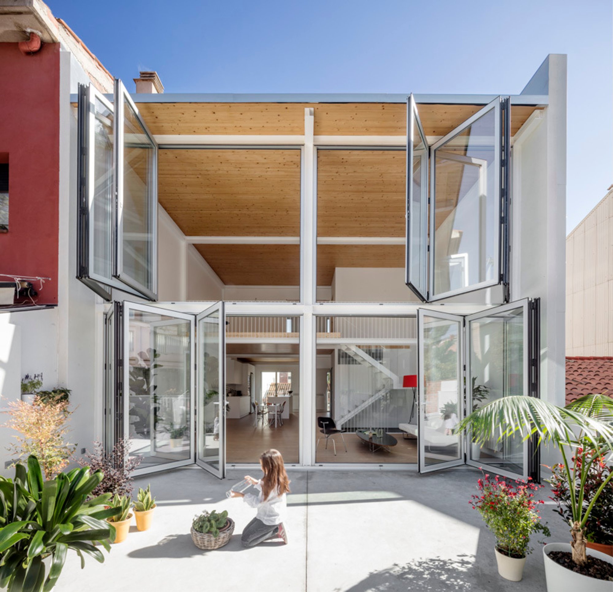 GA House by Narch Arquitectes: A Minimalist and Sustainable Urban Retreat