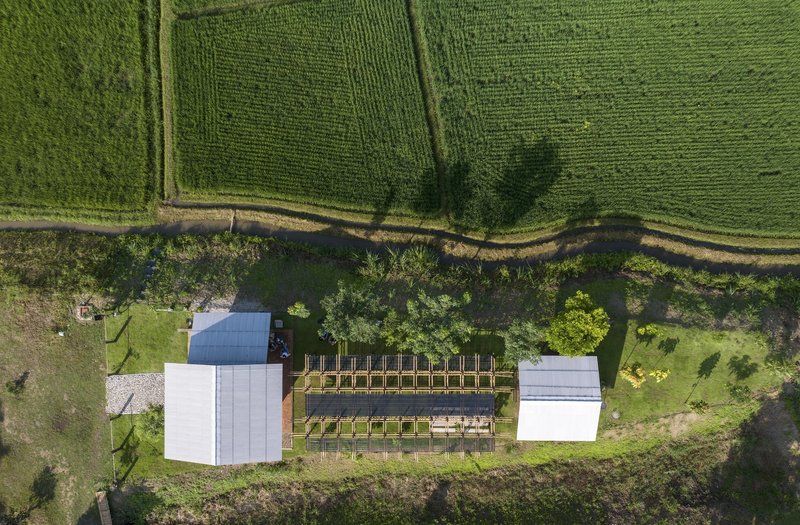 All photographs are works of&nbsp; Rungkit Charoenwats