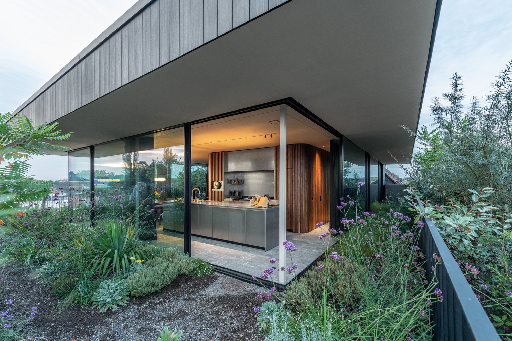 Penthouse T by Objekt Architecten: A Luxurious Urban Retreat