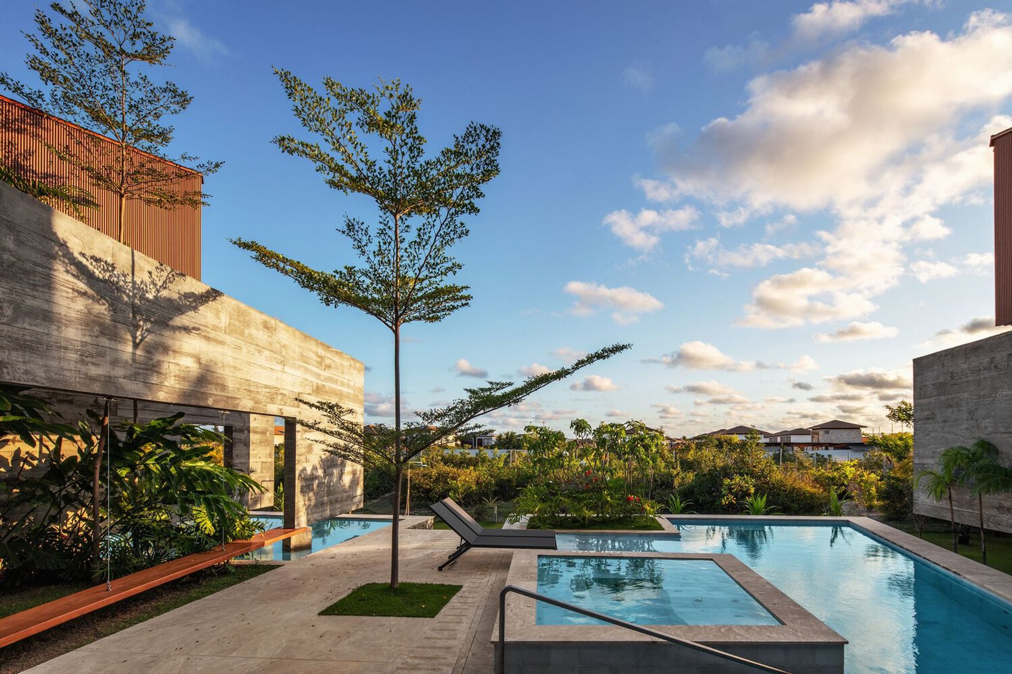 Sustainable Beach House Design: House in Praia do Forte by Vereda Arquitetos