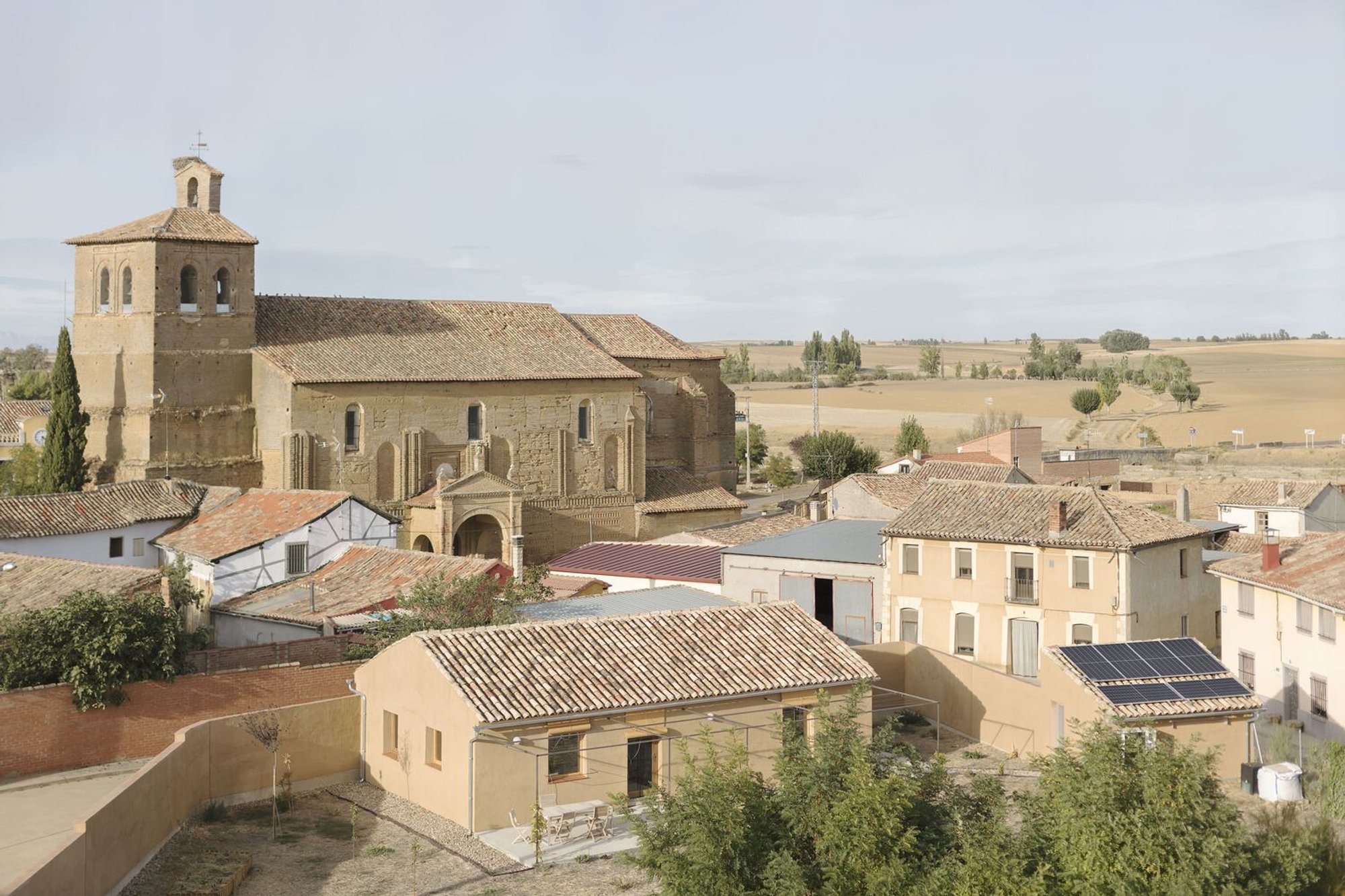 Earth House by Lara Fuster Prieto: A Sustainable Adobe Home in Rural Spain