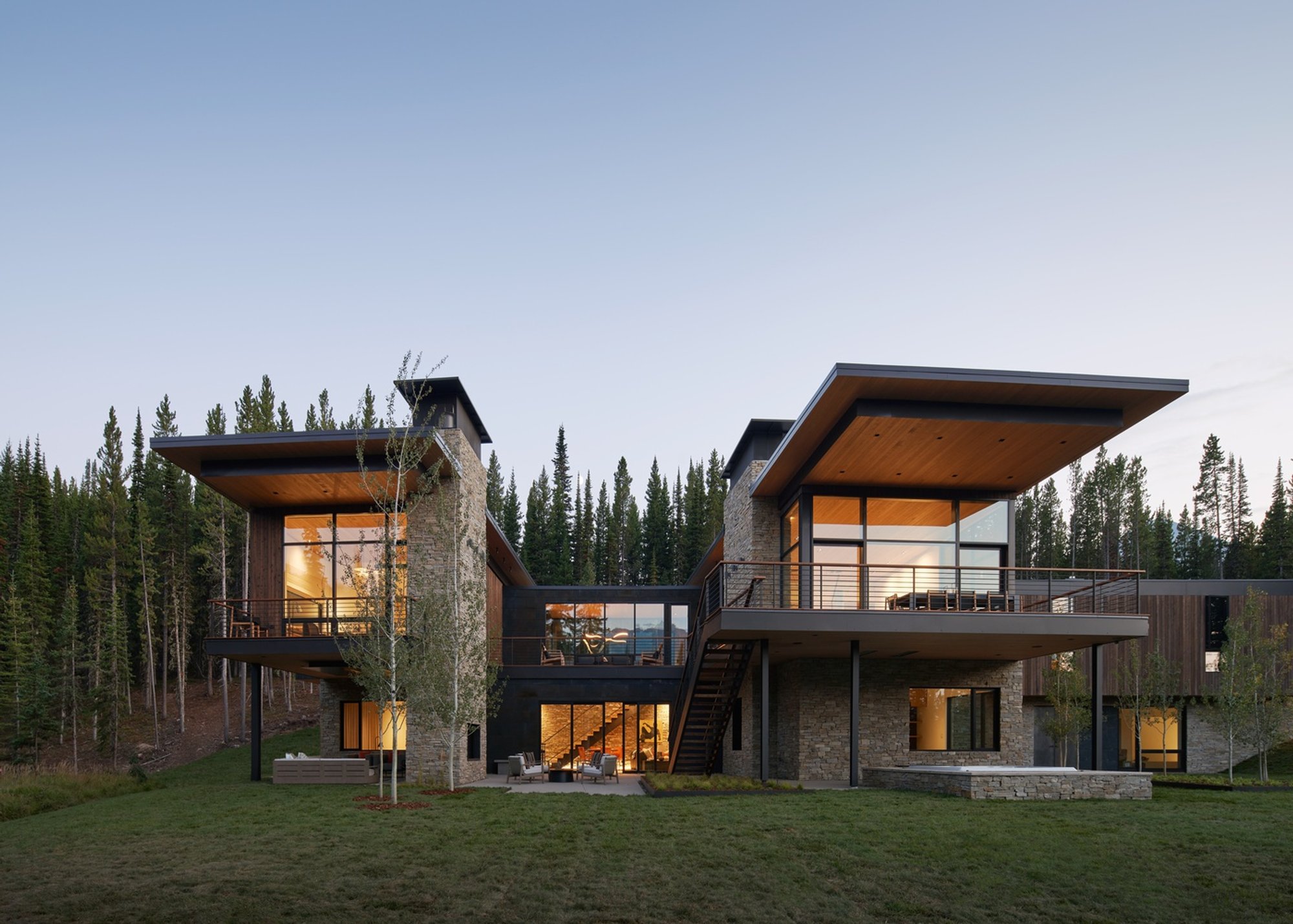 Basecamp Residence by CLB Architects: A Mountain Retreat in Big Sky, Montana
